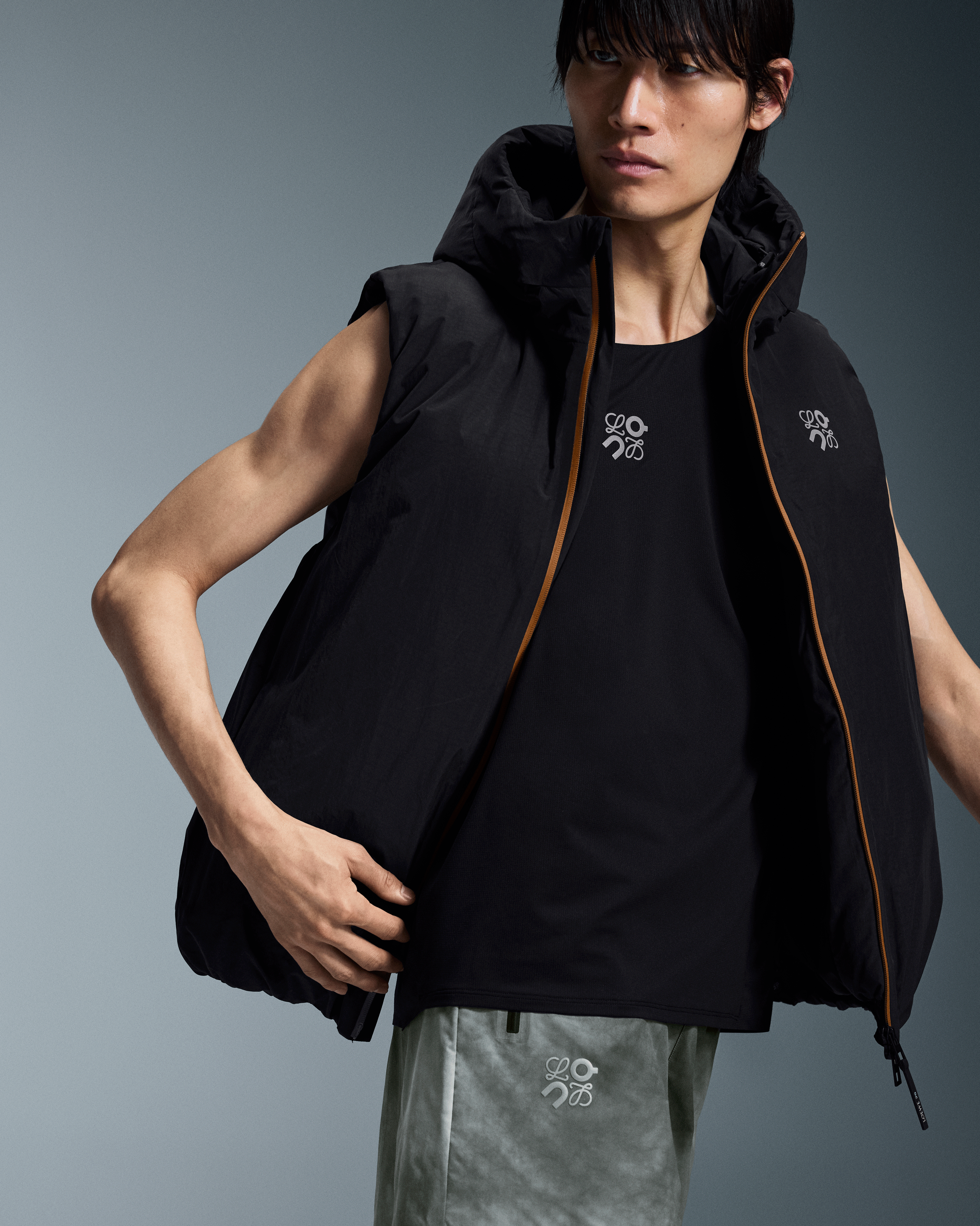 On Puffer Vest LOEWE Black Homme Vestes