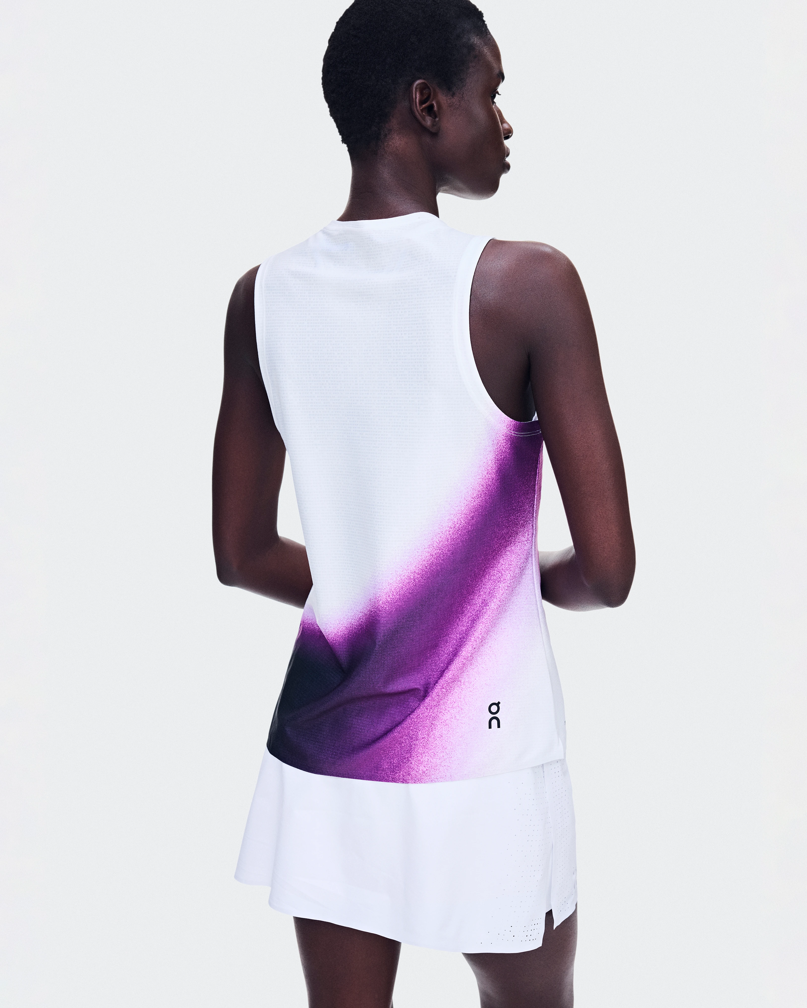 On Court Tank Swing White & Cassis Femme Hauts et t-shirts