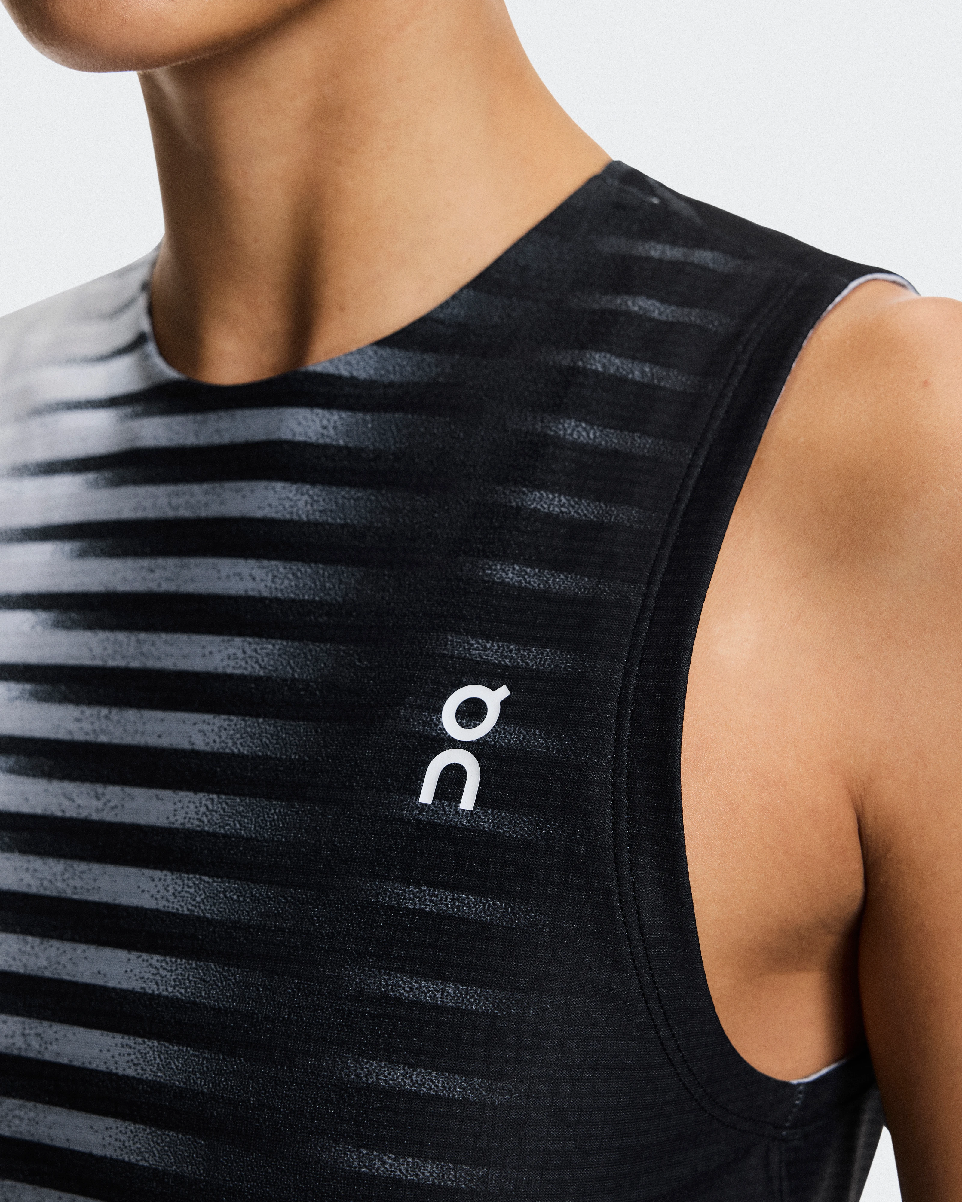 On Court Tank Edge Black & White Femme Hauts et t-shirts