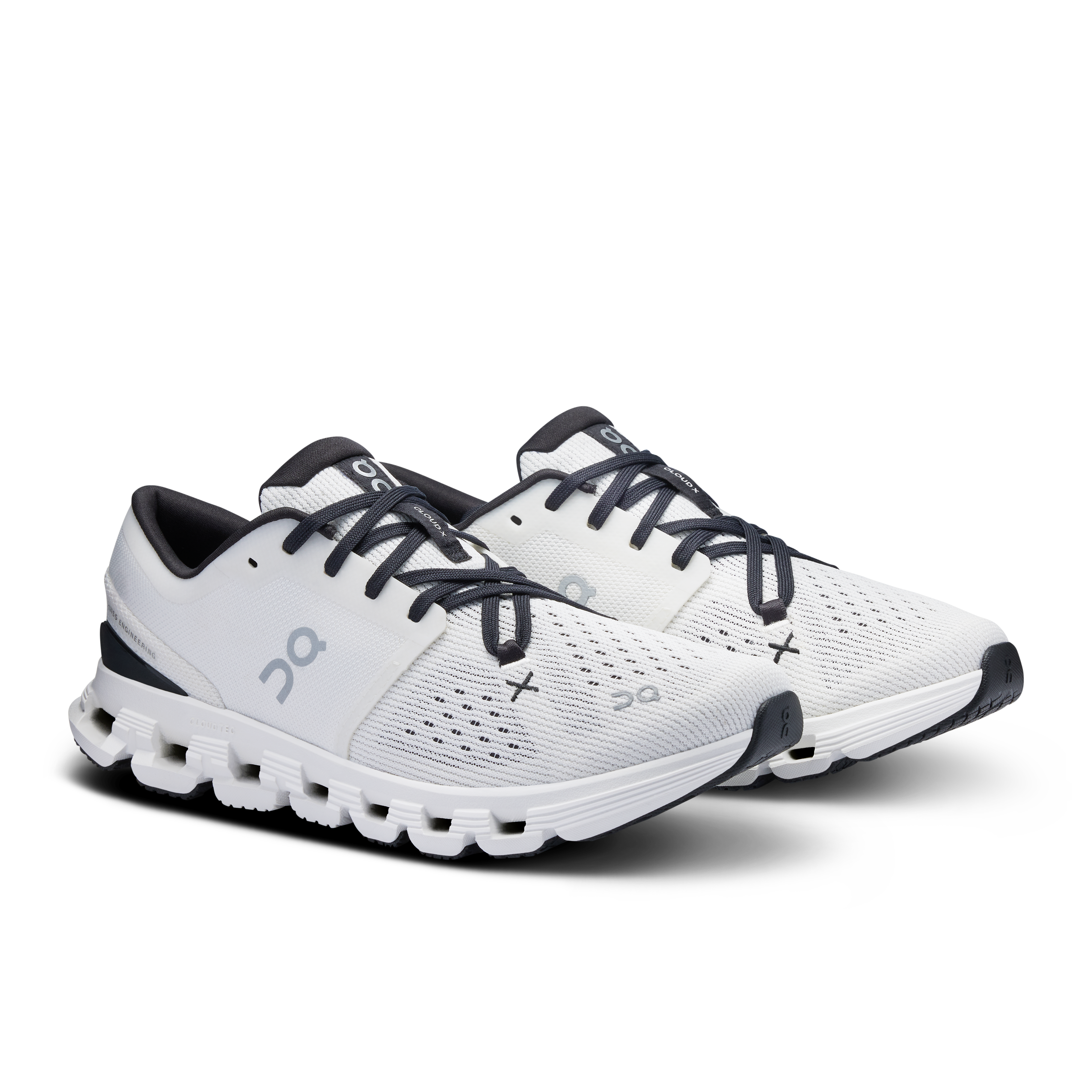 On Cloud X 4 Ivory & Black Femme training_shoes Chaussures