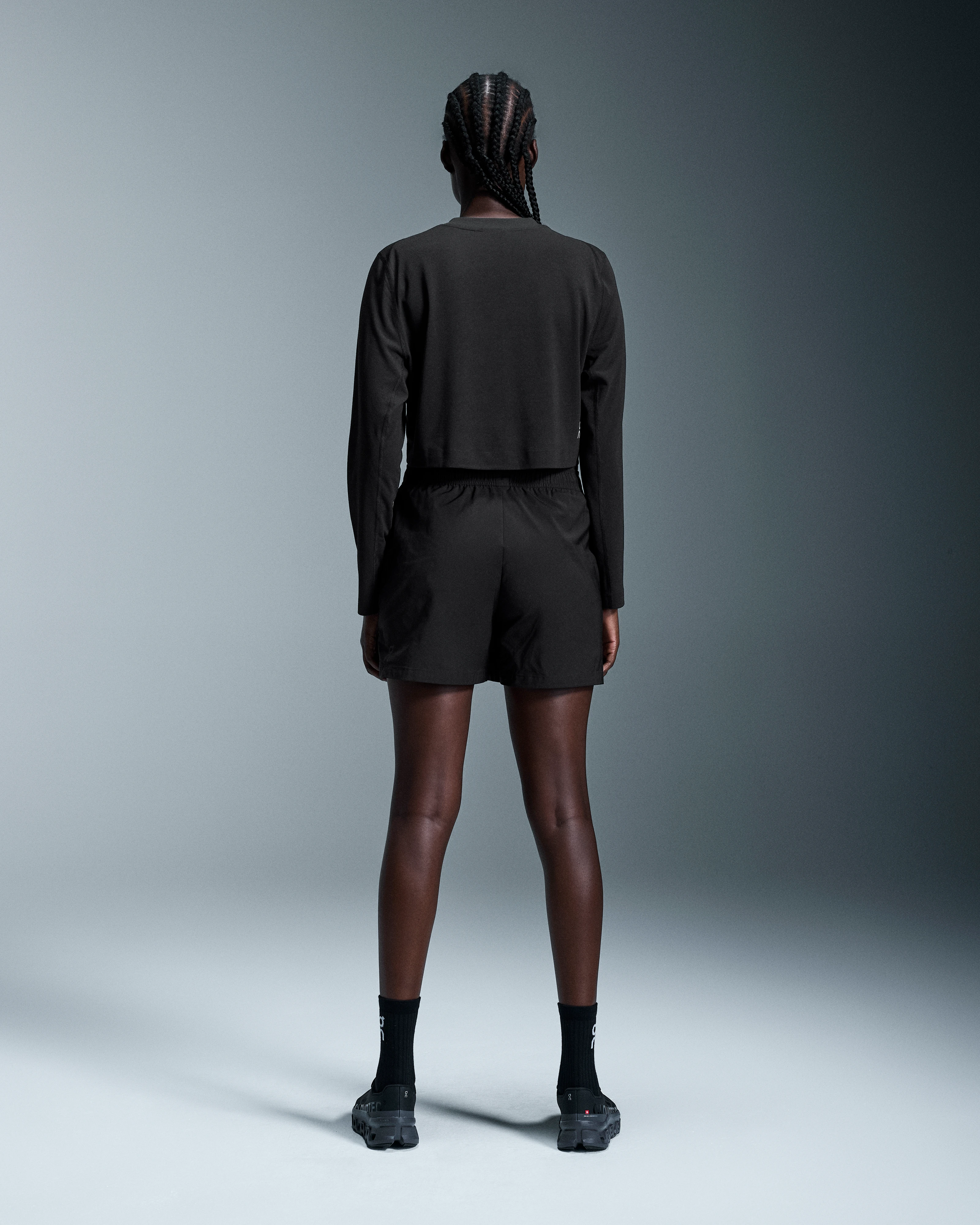 On Train Long-T Crop Black Femme Hauts et t-shirts