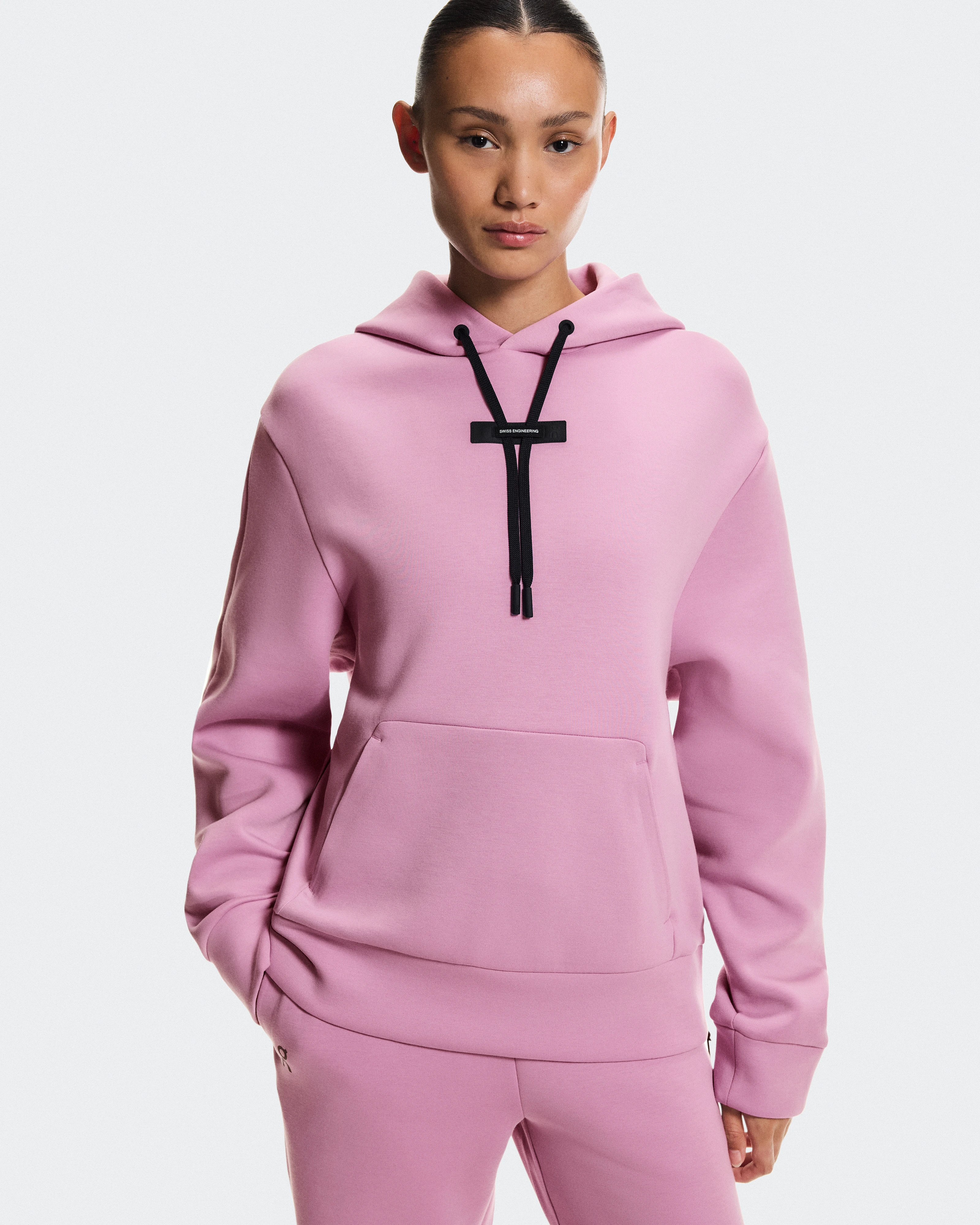On Focus Tech Hoodie Sakura Femme Sweats à capuche et sweats