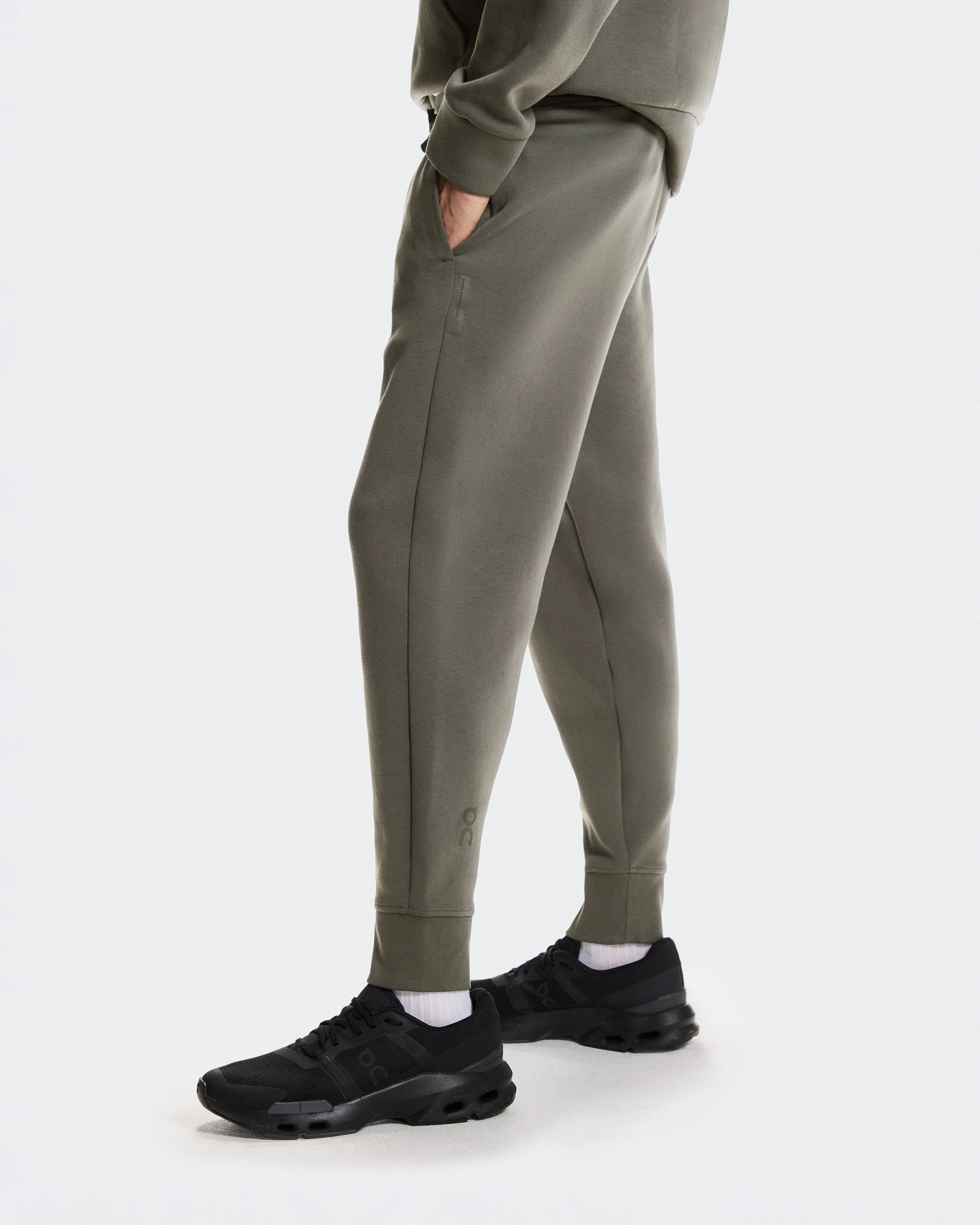 On Focus Tech Sweatpants Shadow Homme Pantalons