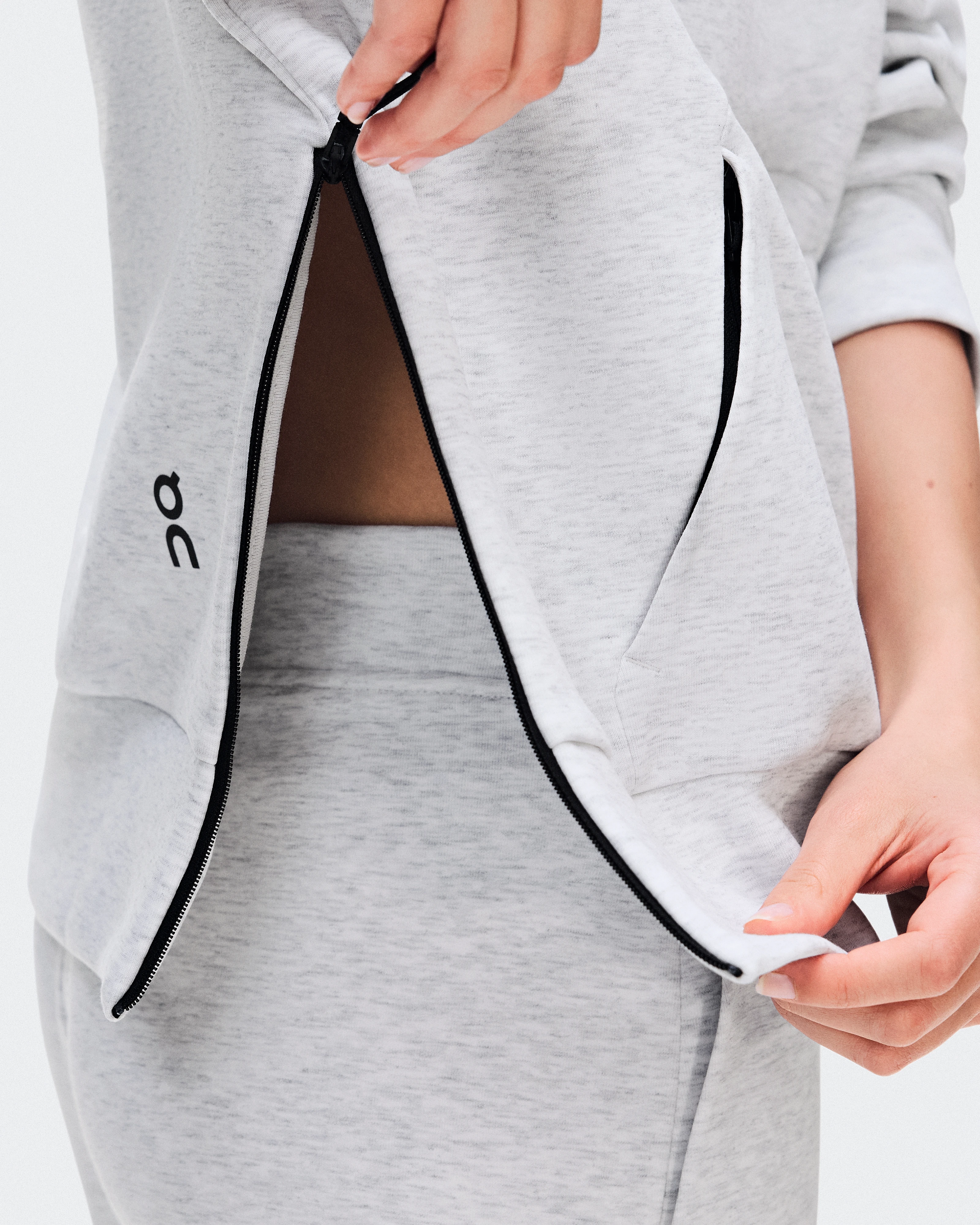 On Focus Tech Hoodie Crater Femme Sweats à capuche et sweats