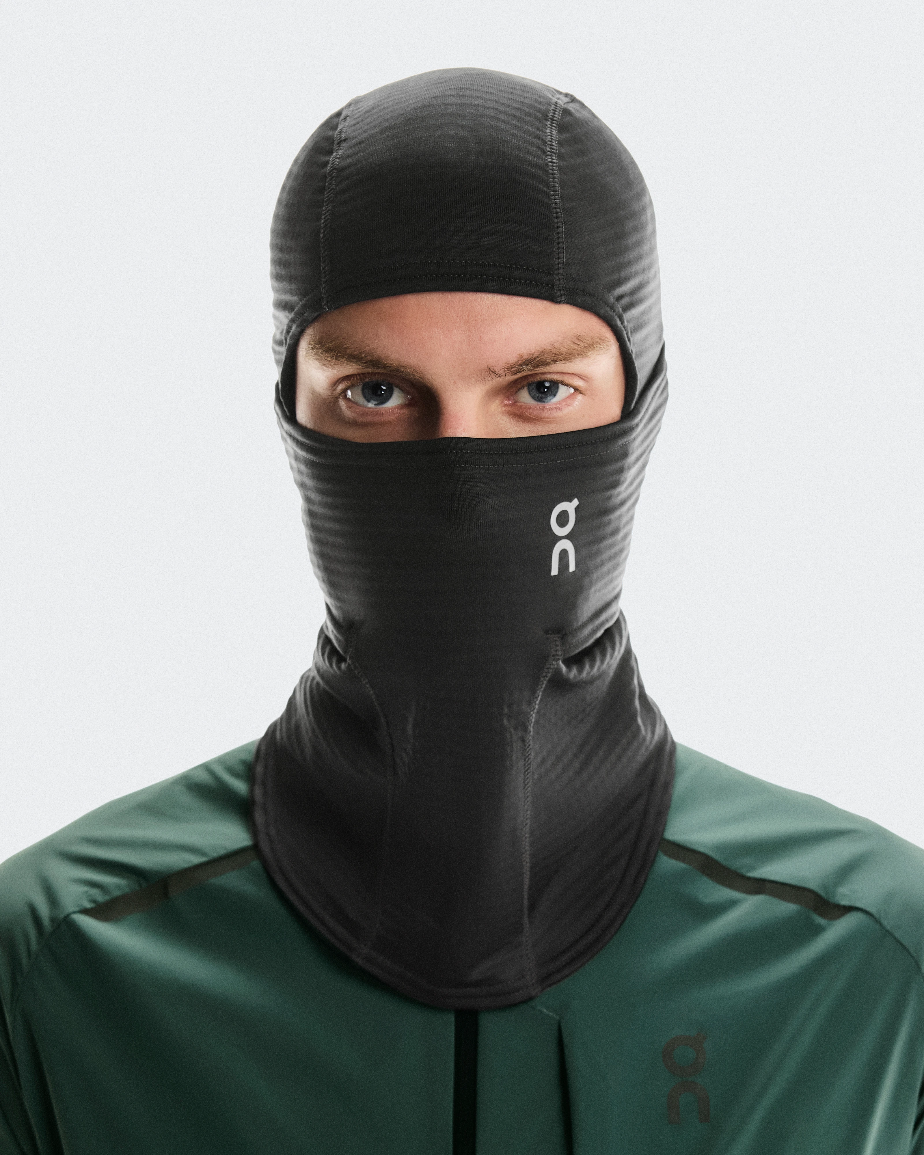 On Winter Run Balaclava Magnet Unisexe Écharpes et cache-cous