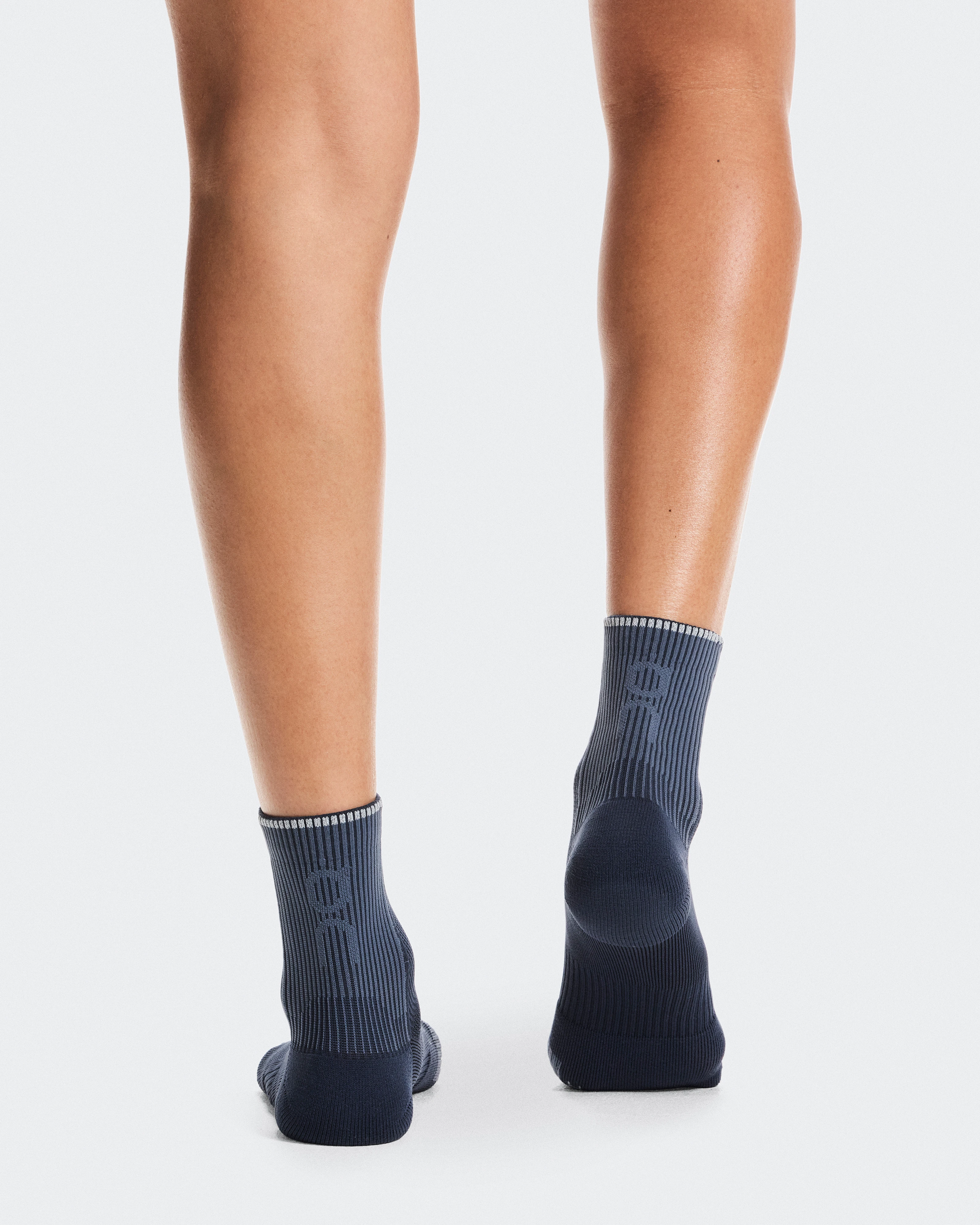 On Performance Run Sock Mid Navy & Navy Unisexe Chaussettes