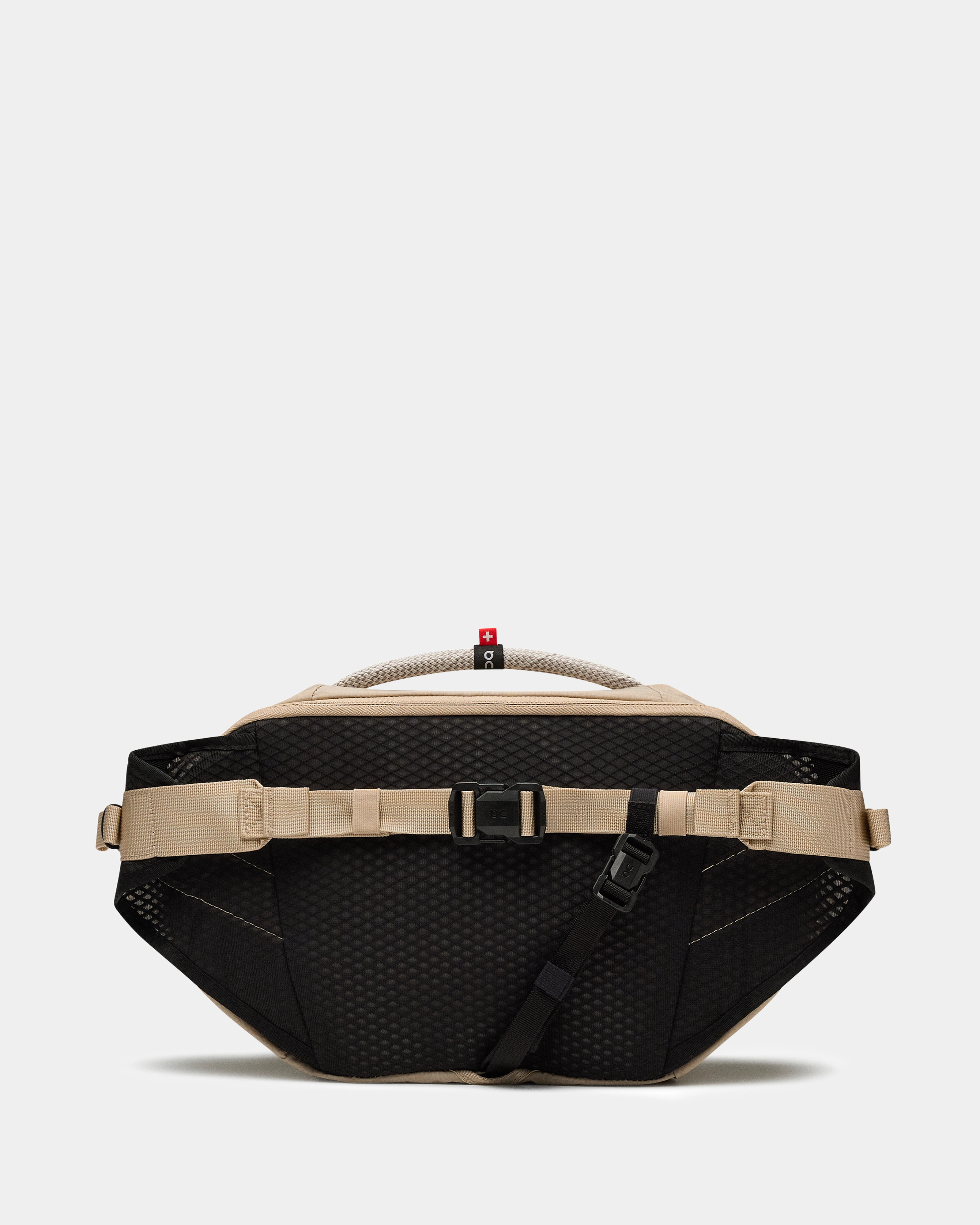 On Sling Pack 9L Sand & Black Unisexe Sacs