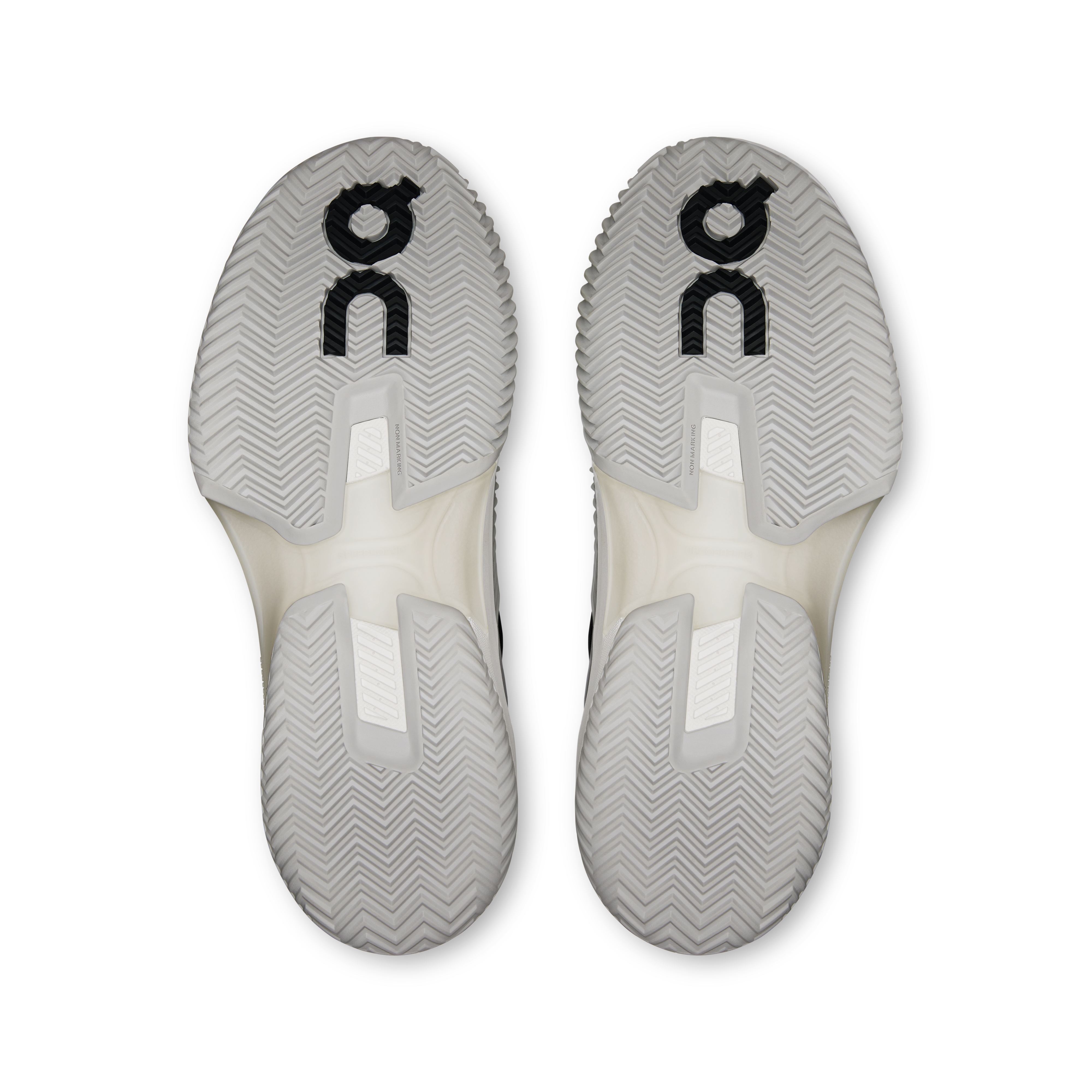 On THE ROGER Pro Fire Clay Glacier & Black Femme Tennis Chaussures
