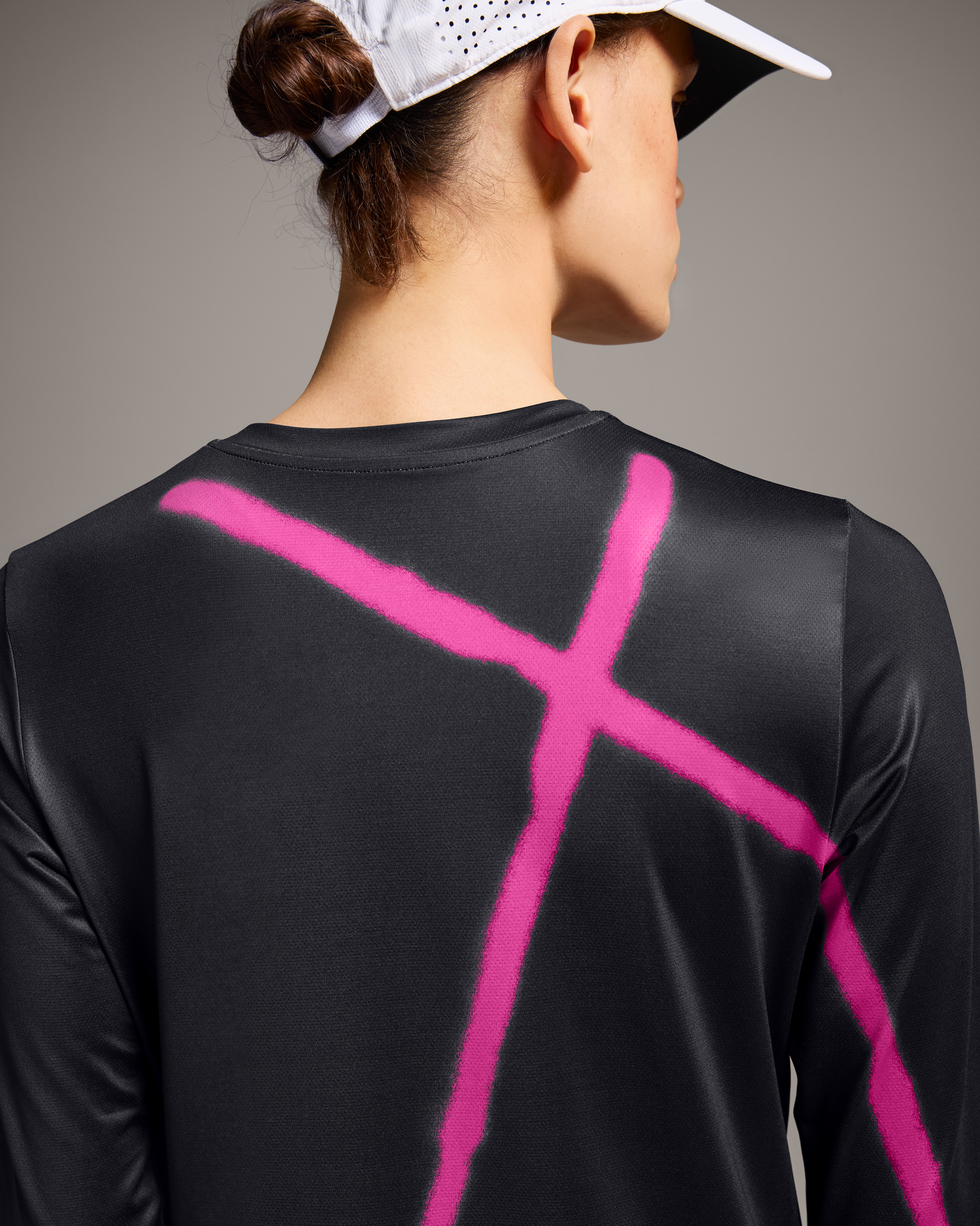 On Court Long-T Black Femme Hauts et t-shirts