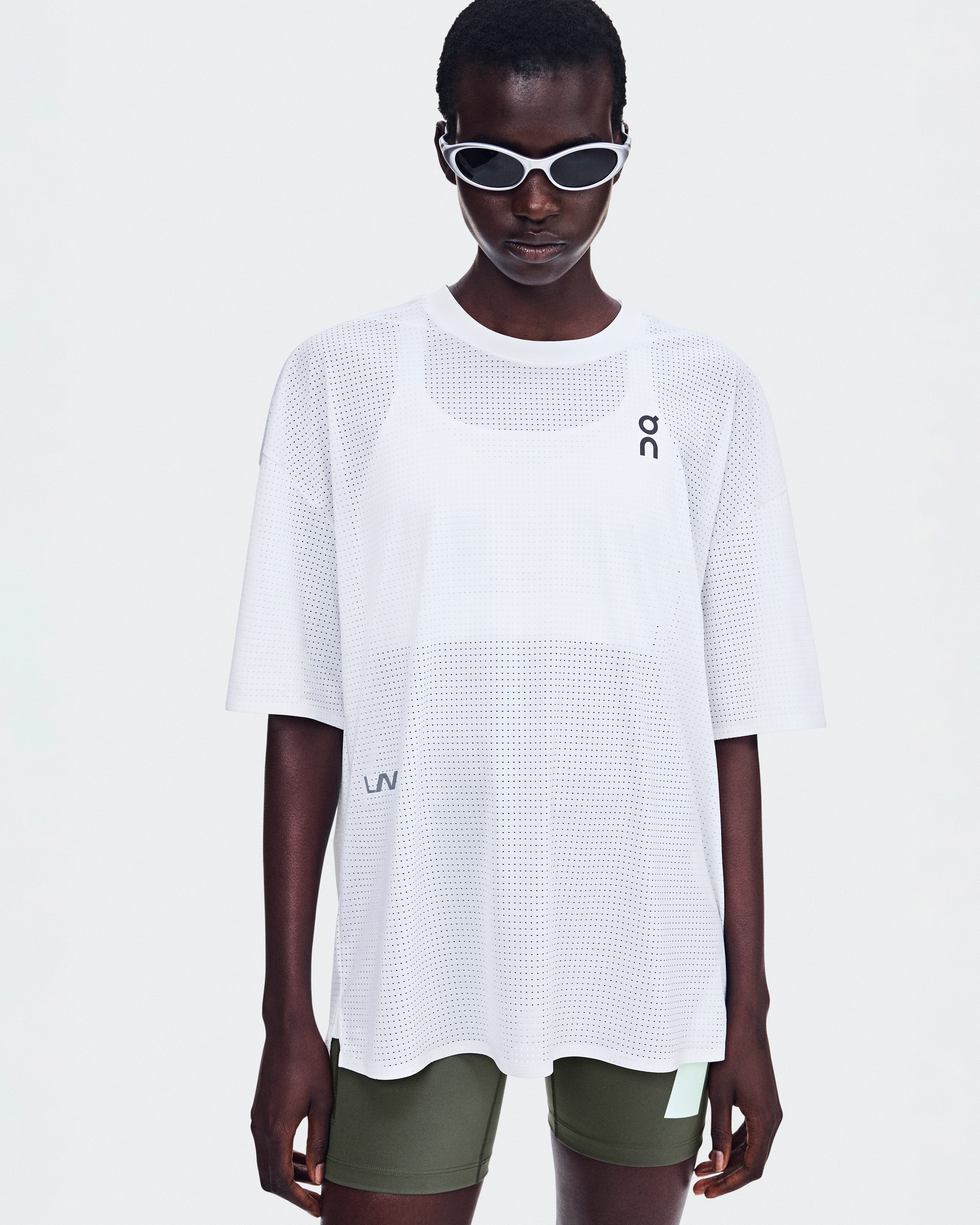 On Oversize Run-T LN1 White Unisexe Hauts et t-shirts