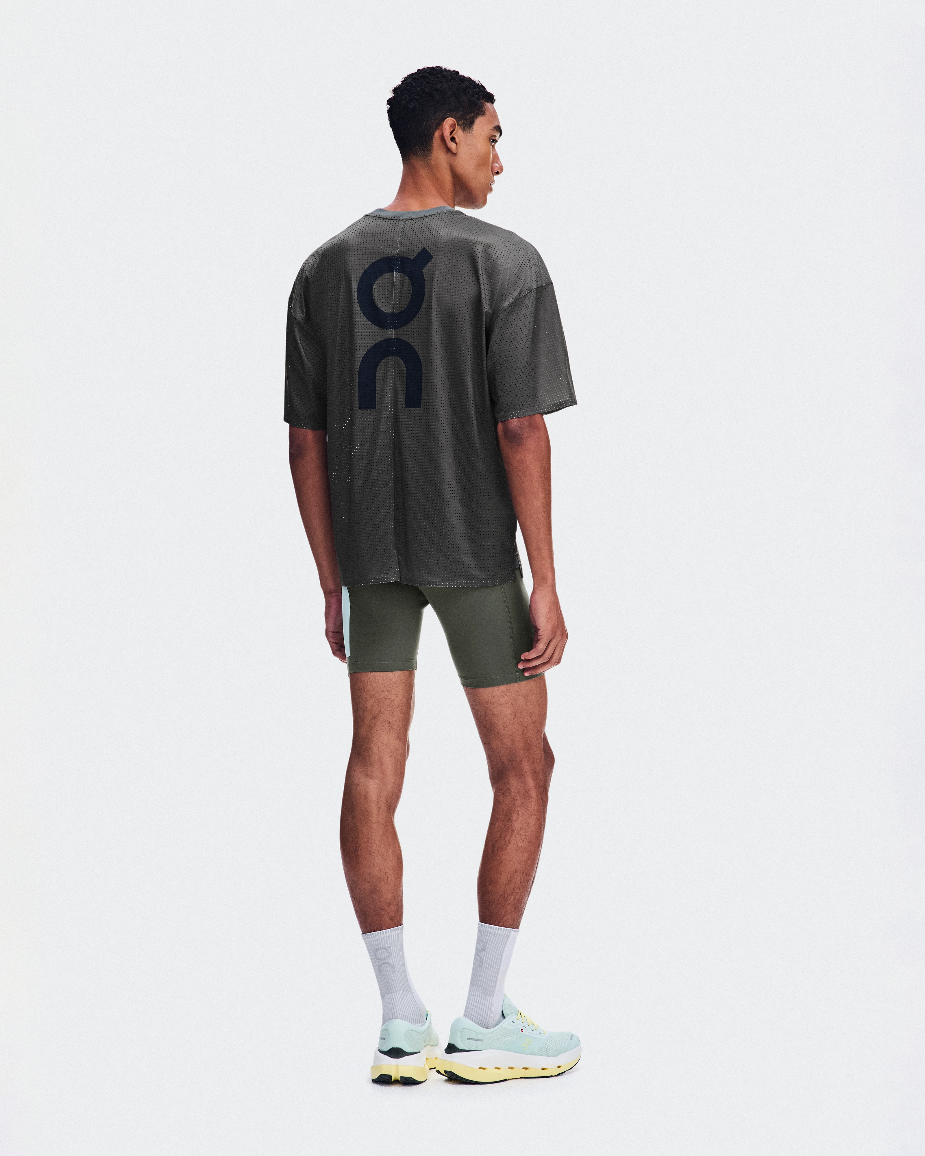 On Oversize Run-T LN1 Mire Unisexe Hauts et t-shirts