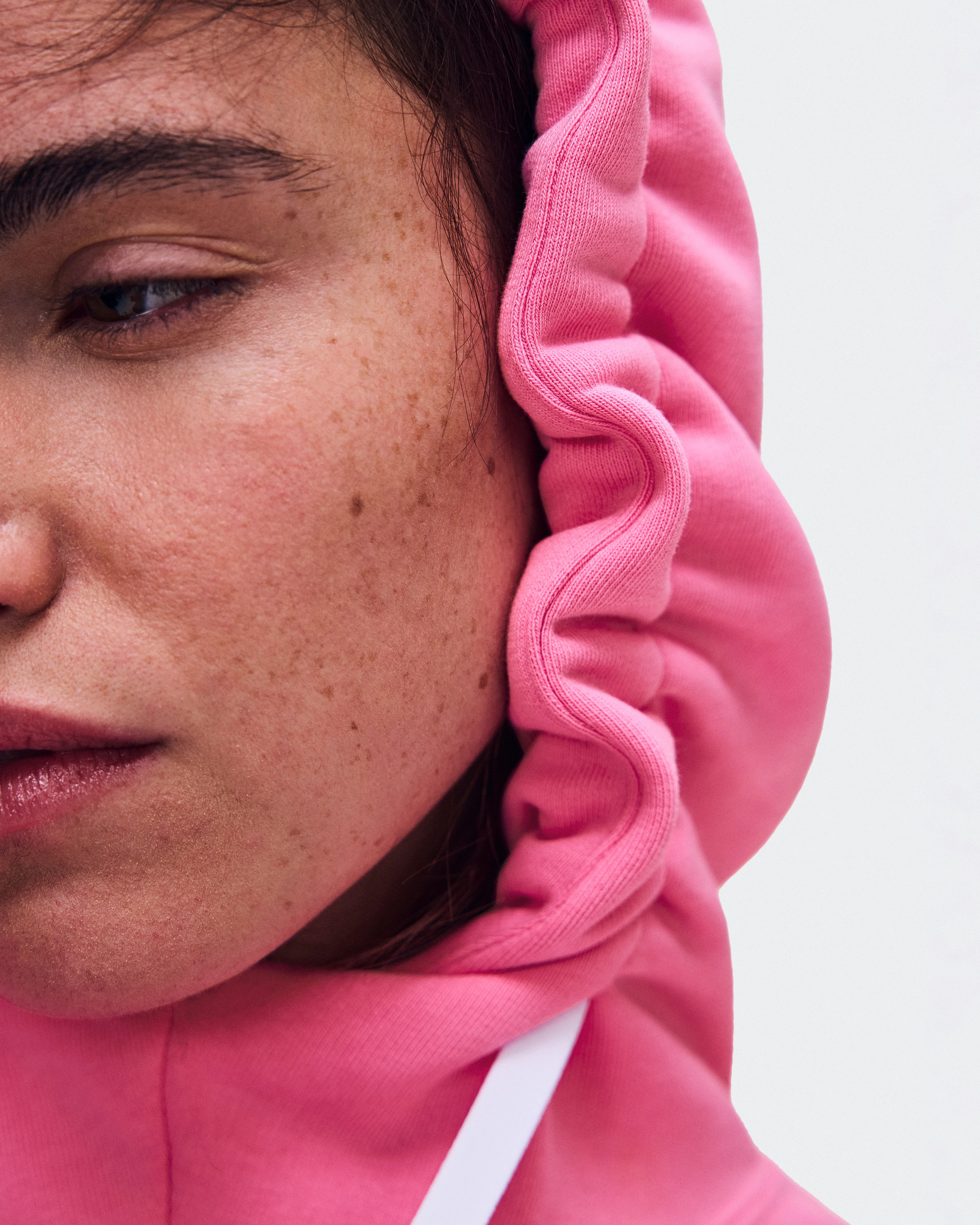 On Club Hoodie Bubblegum Femme Sweats à capuche et sweats