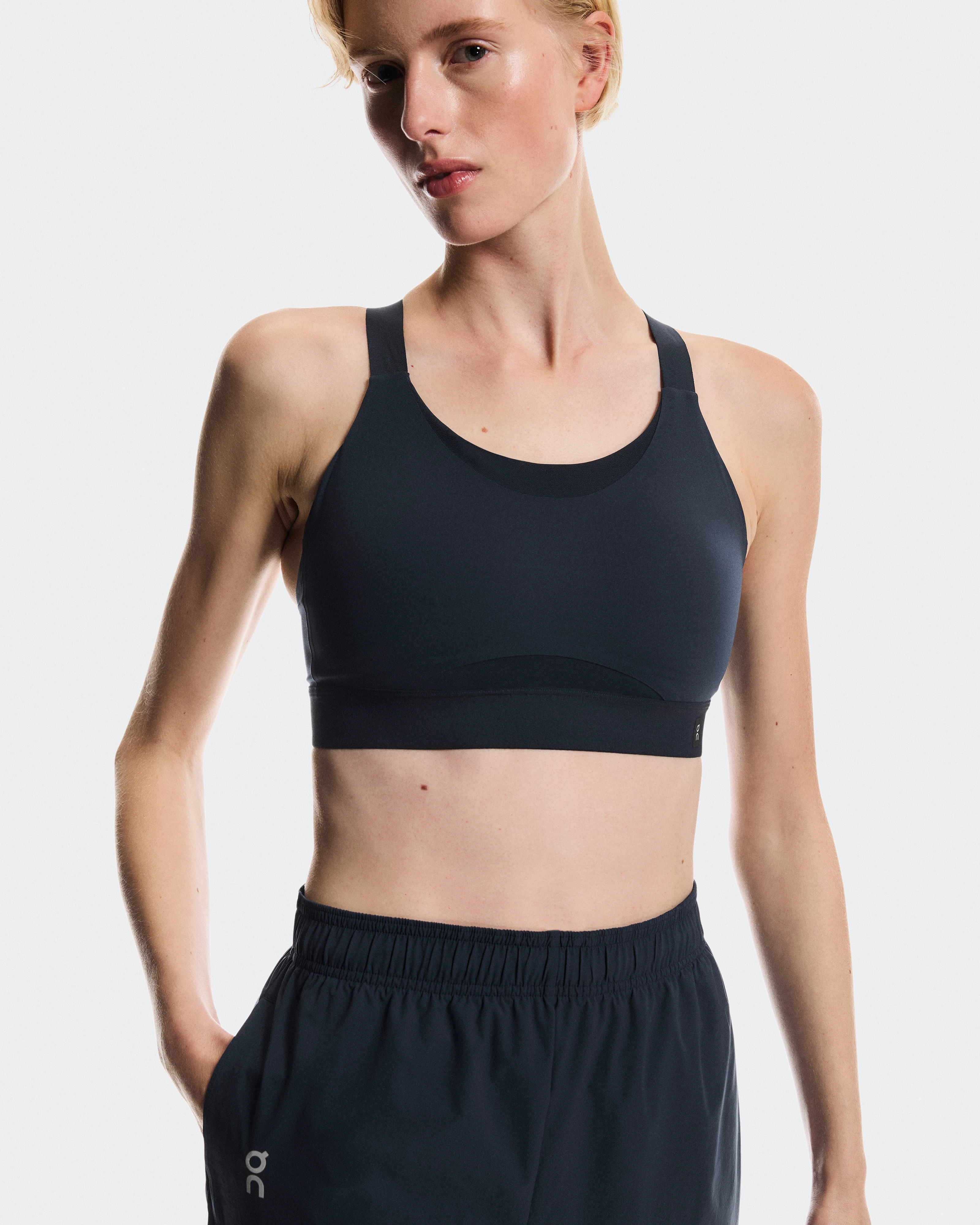 On Performance Bra Navy Femme Brassières