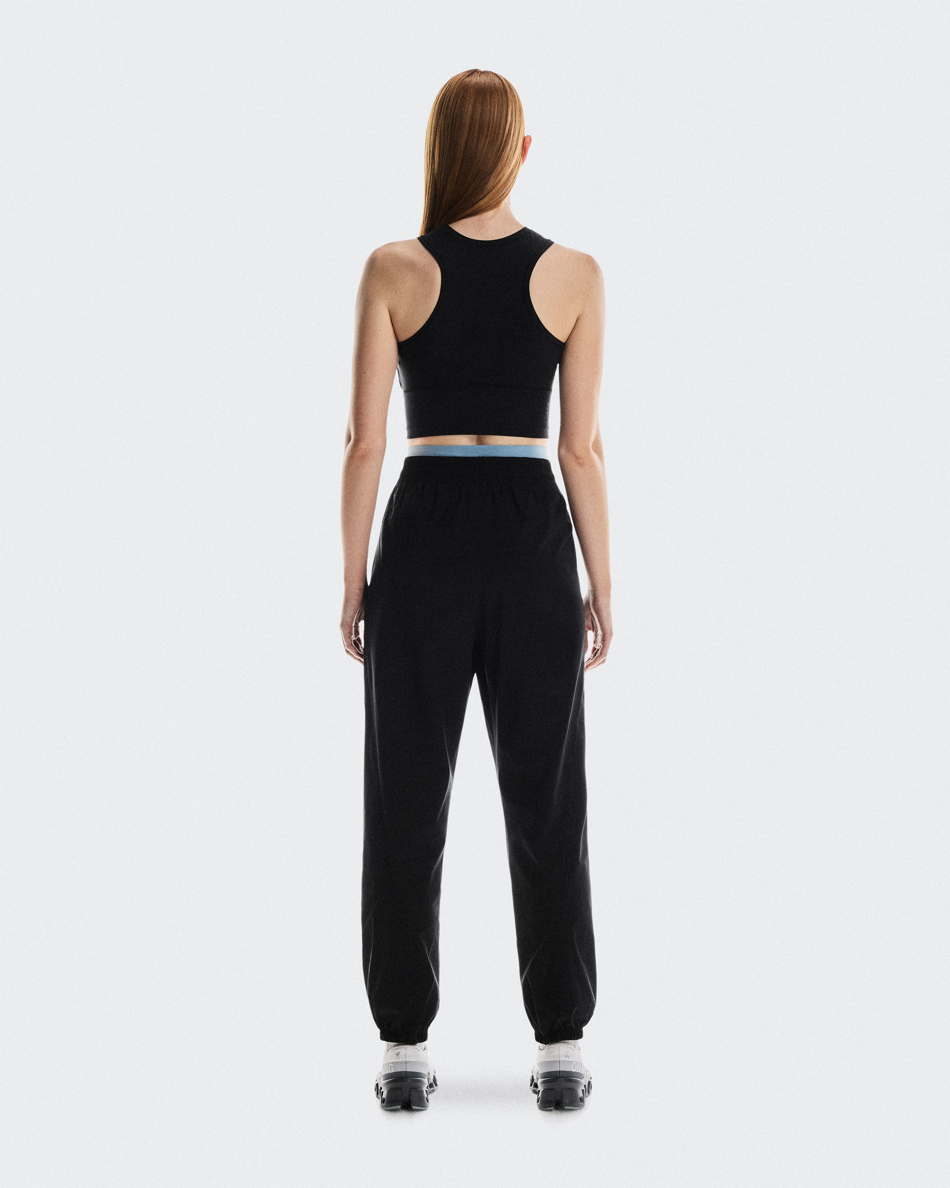 On Studio Crop Black Femme Hauts et t-shirts