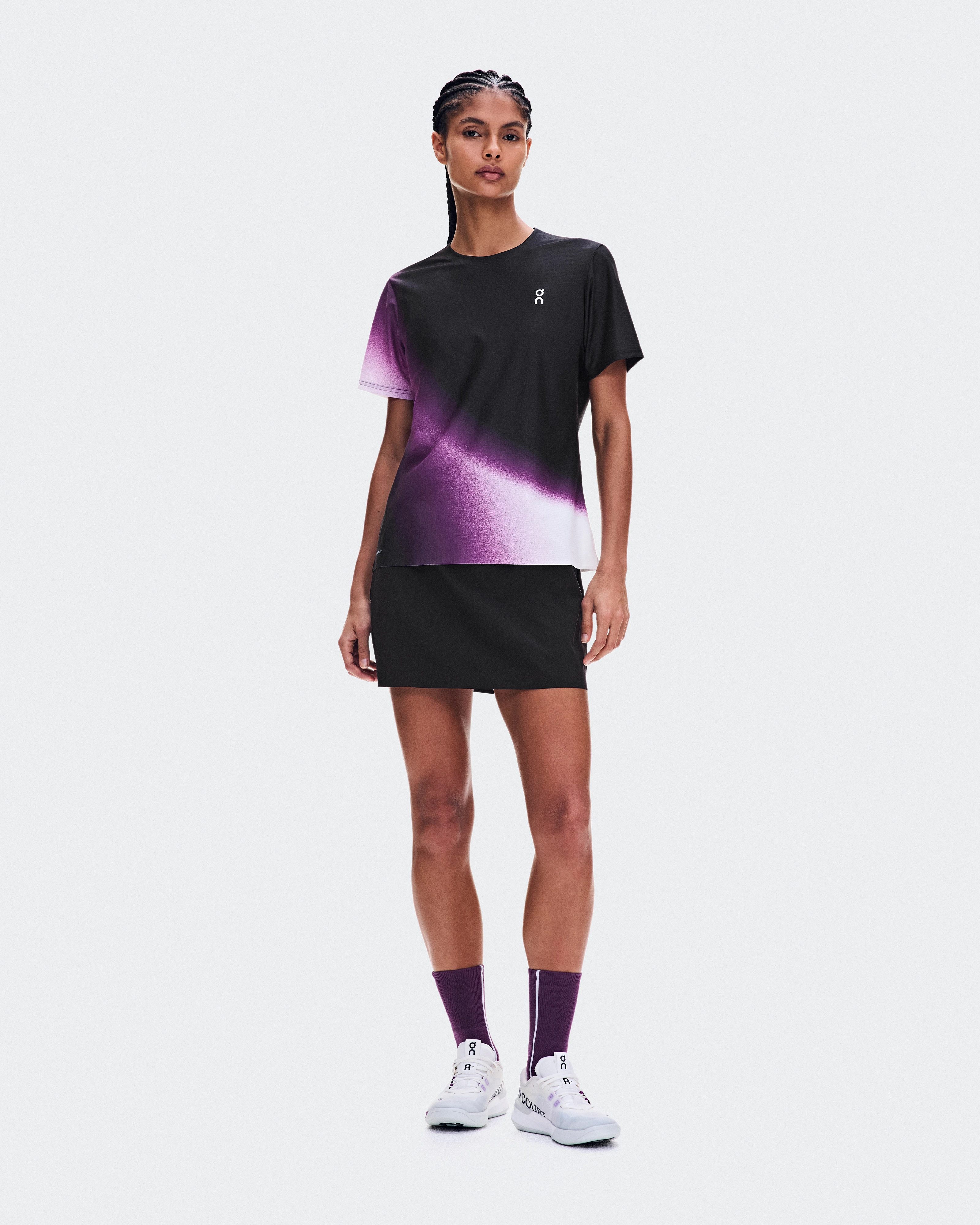 On Court-T Swing Black & Cassis Femme Hauts et t-shirts