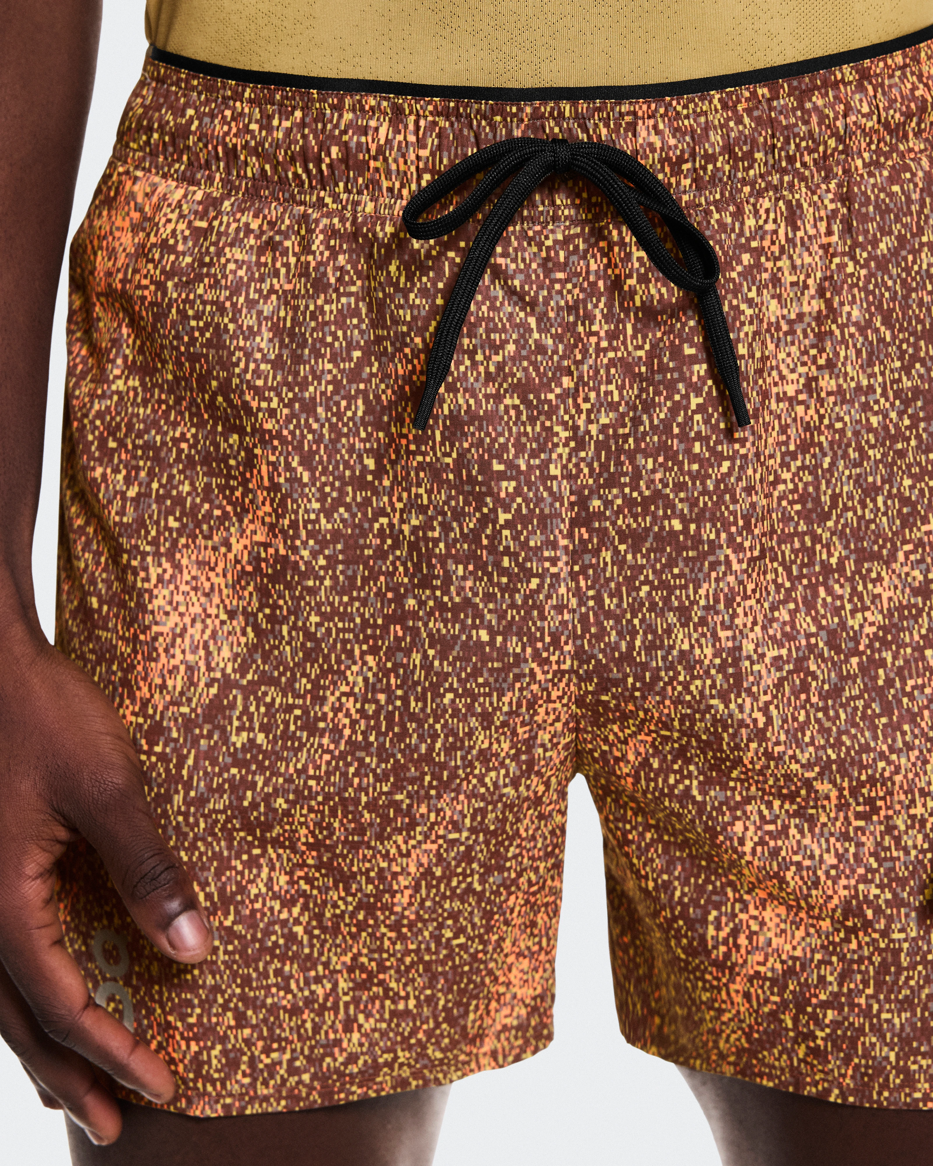 On Trail Shorts Black & Gobi Homme Shorts