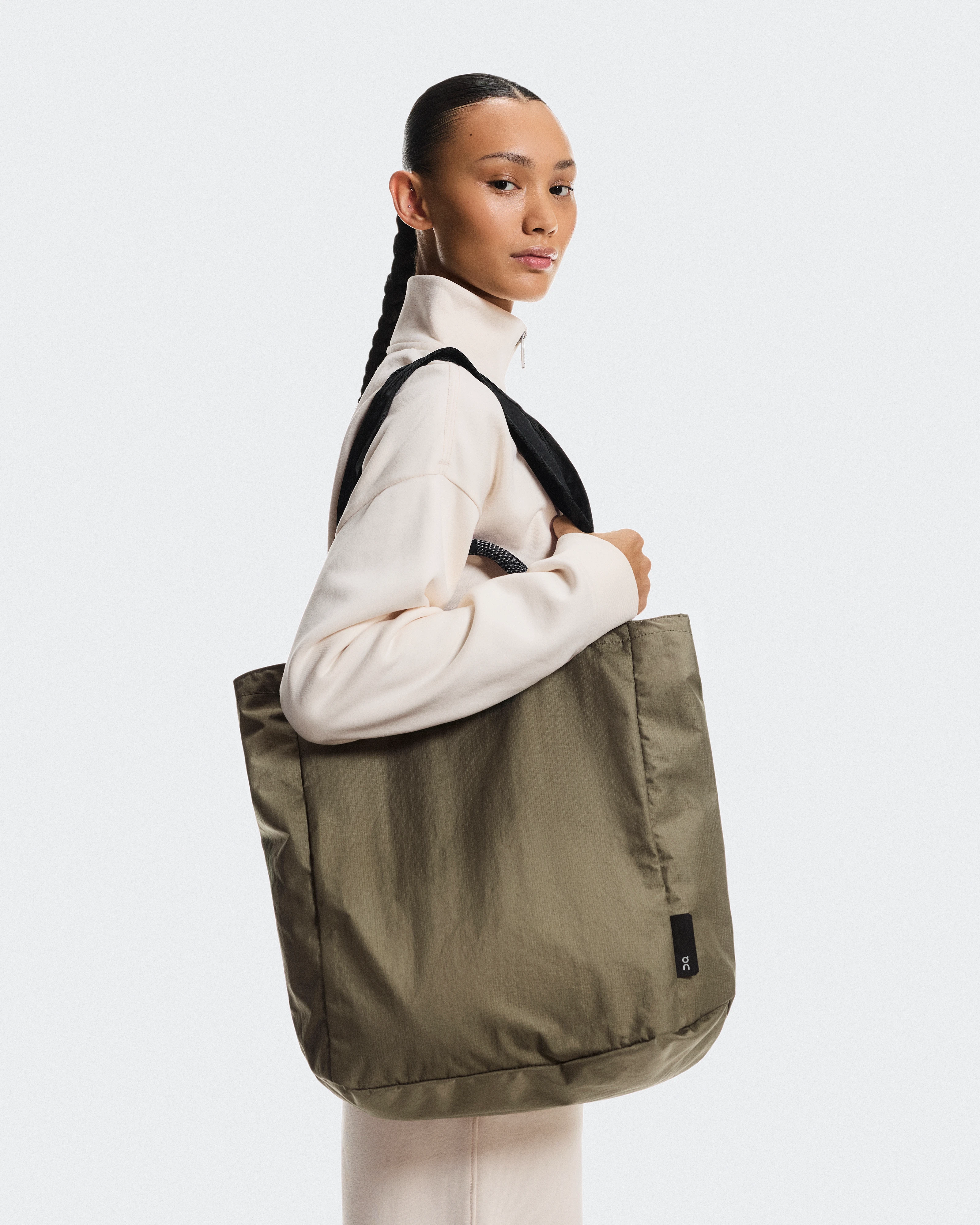 On Tote Pack 25L Olive & Black Unisexe Sacs