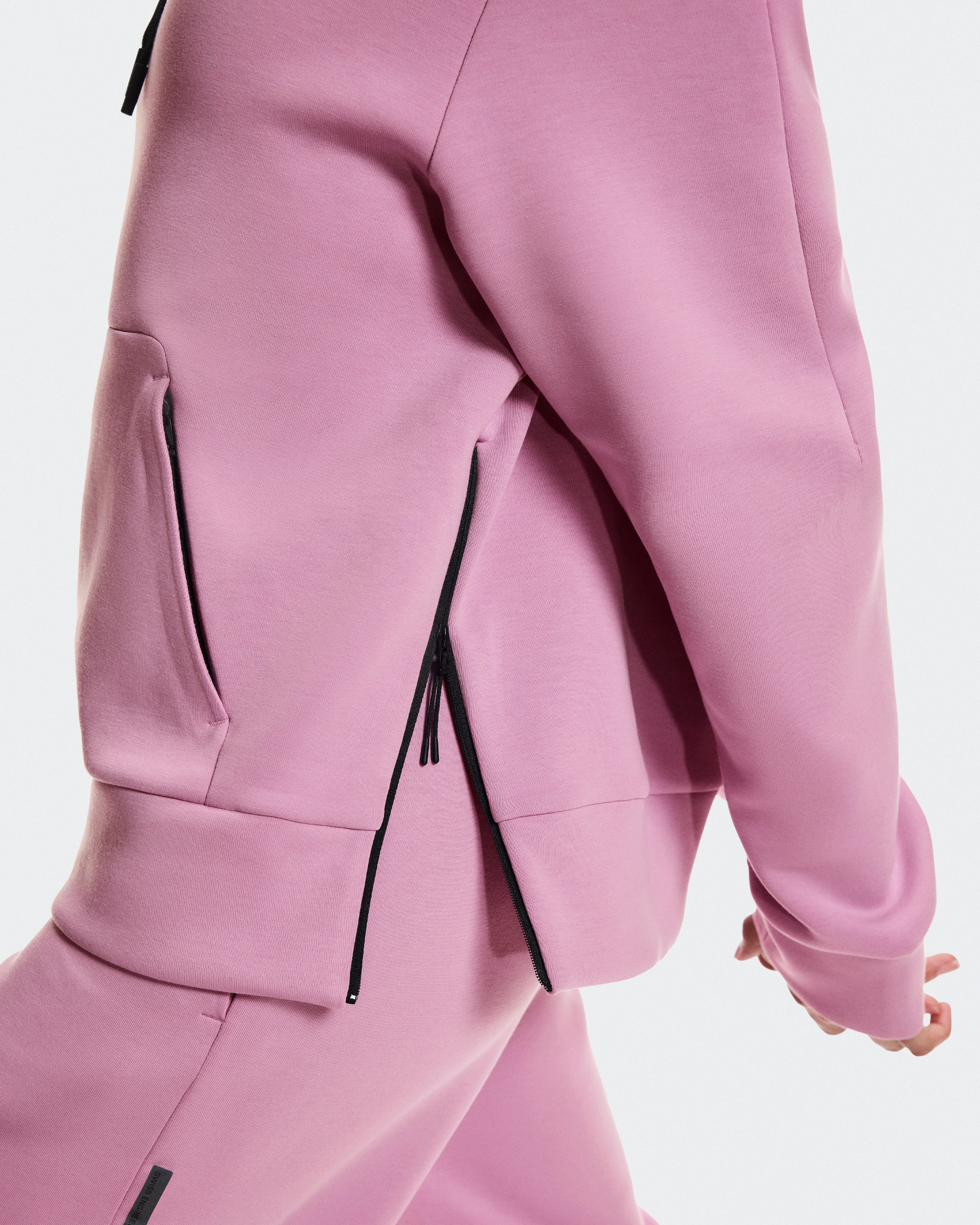 On Focus Tech Hoodie Sakura Femme Sweats à capuche et sweats