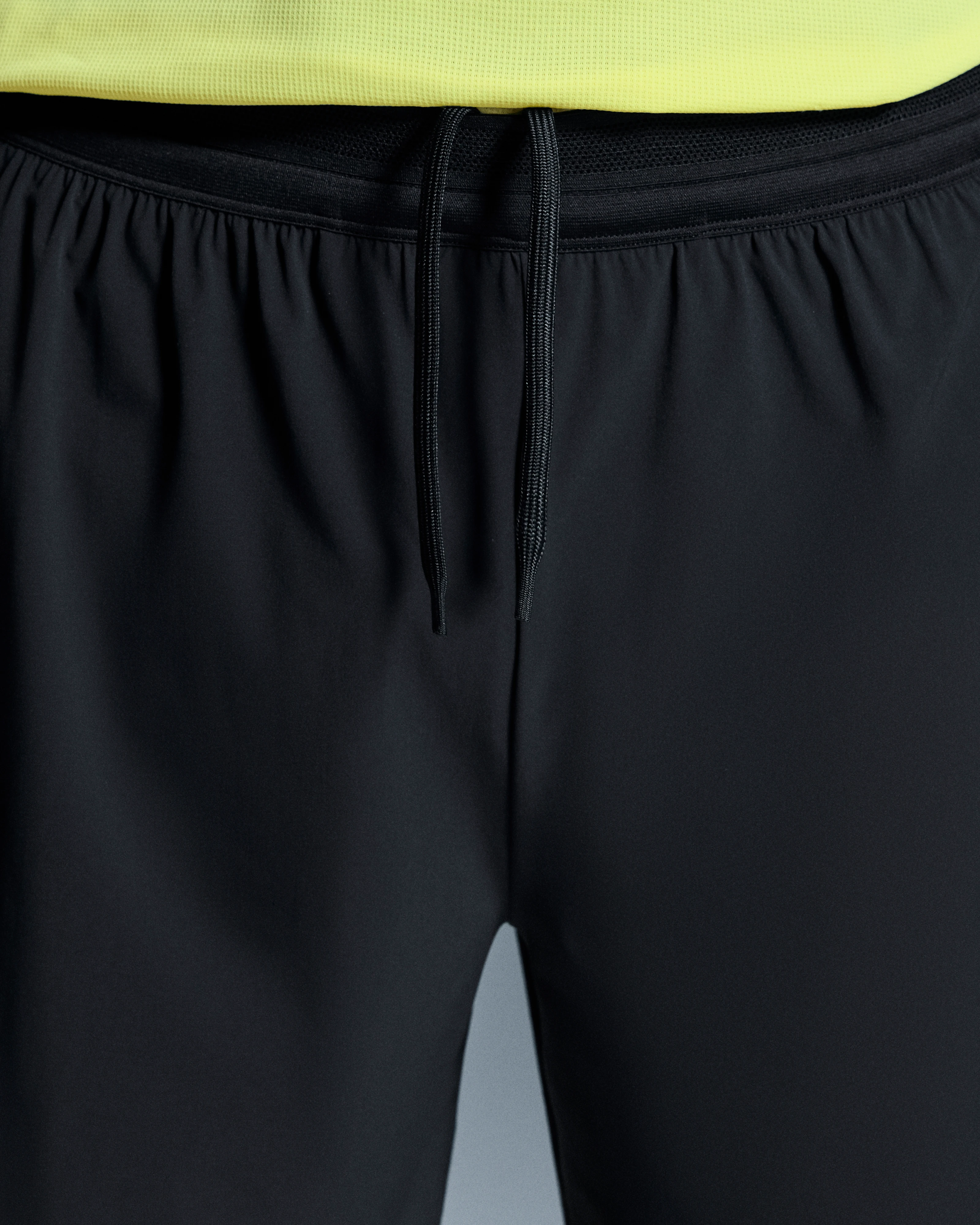 On 5" Performance 2/1 Shorts Black Homme Shorts
