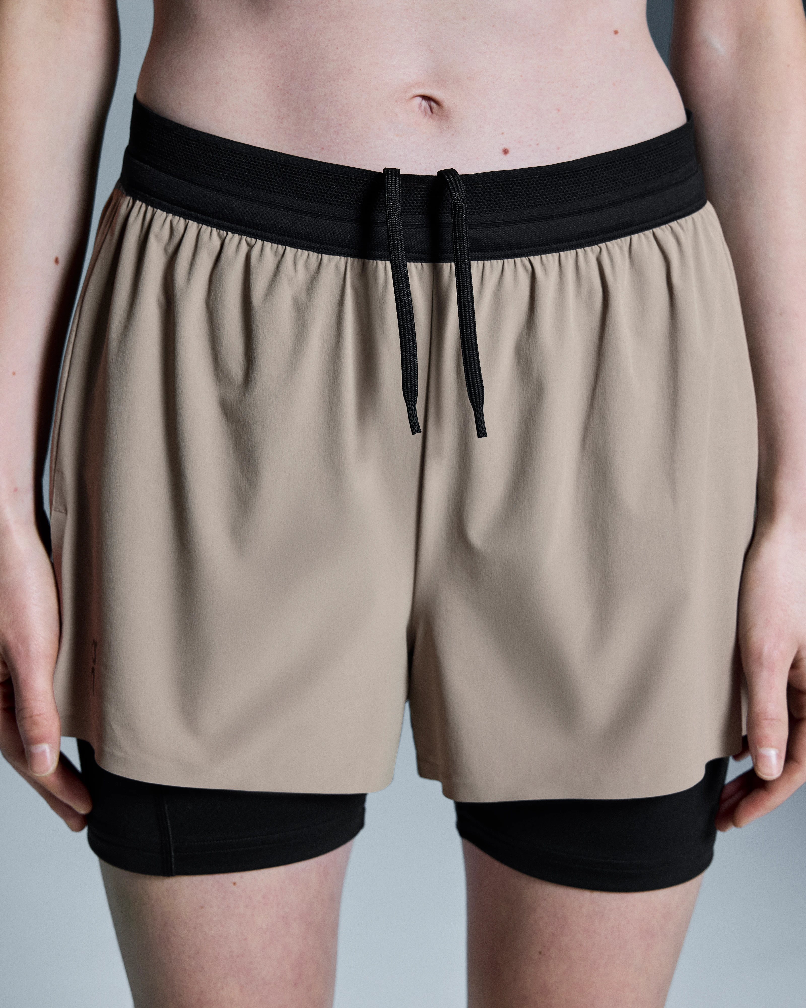 On 3" Performance 2/1 Shorts Cinder & Black Femme Shorts
