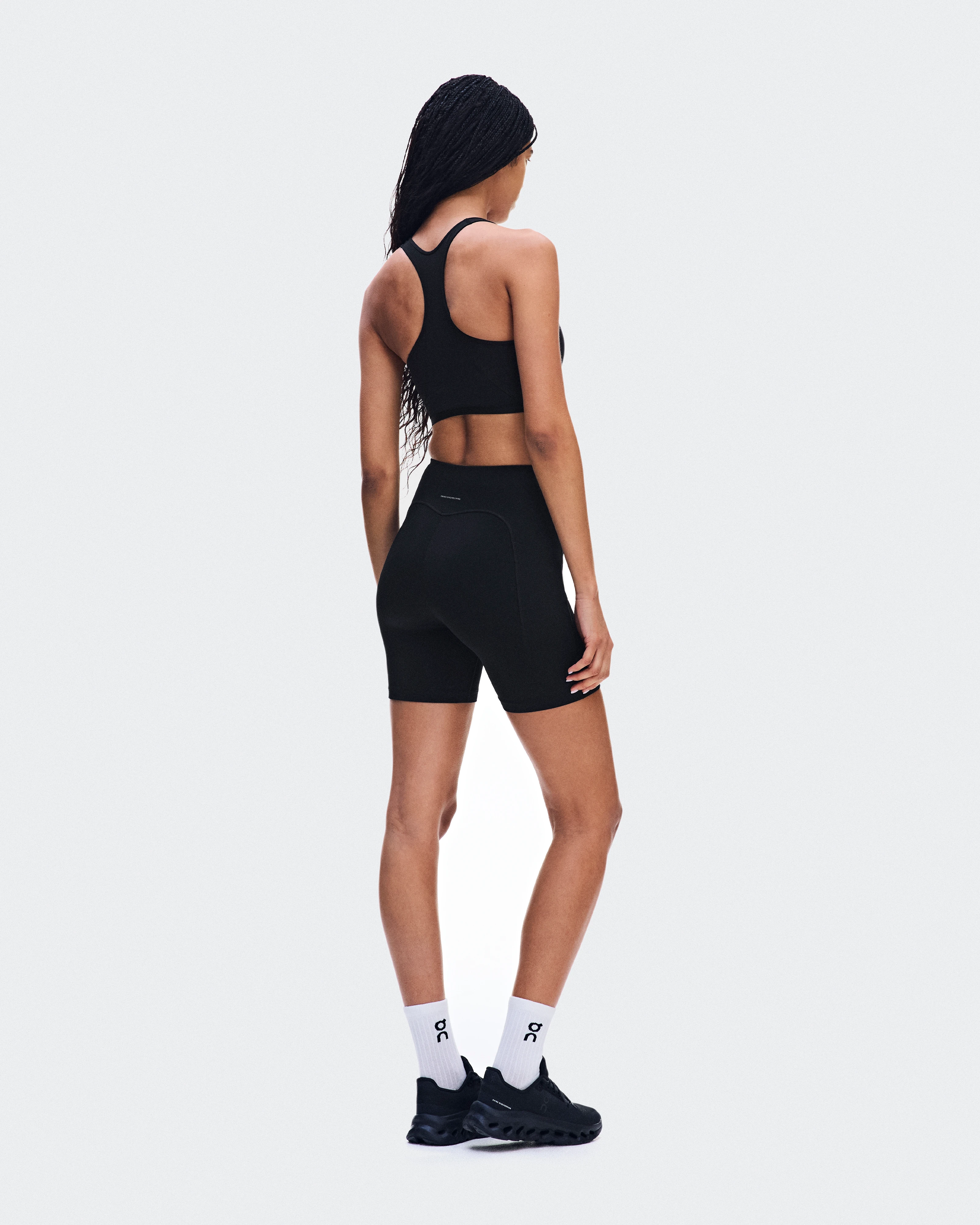On Train Tights Short 6" Black Femme Shorts