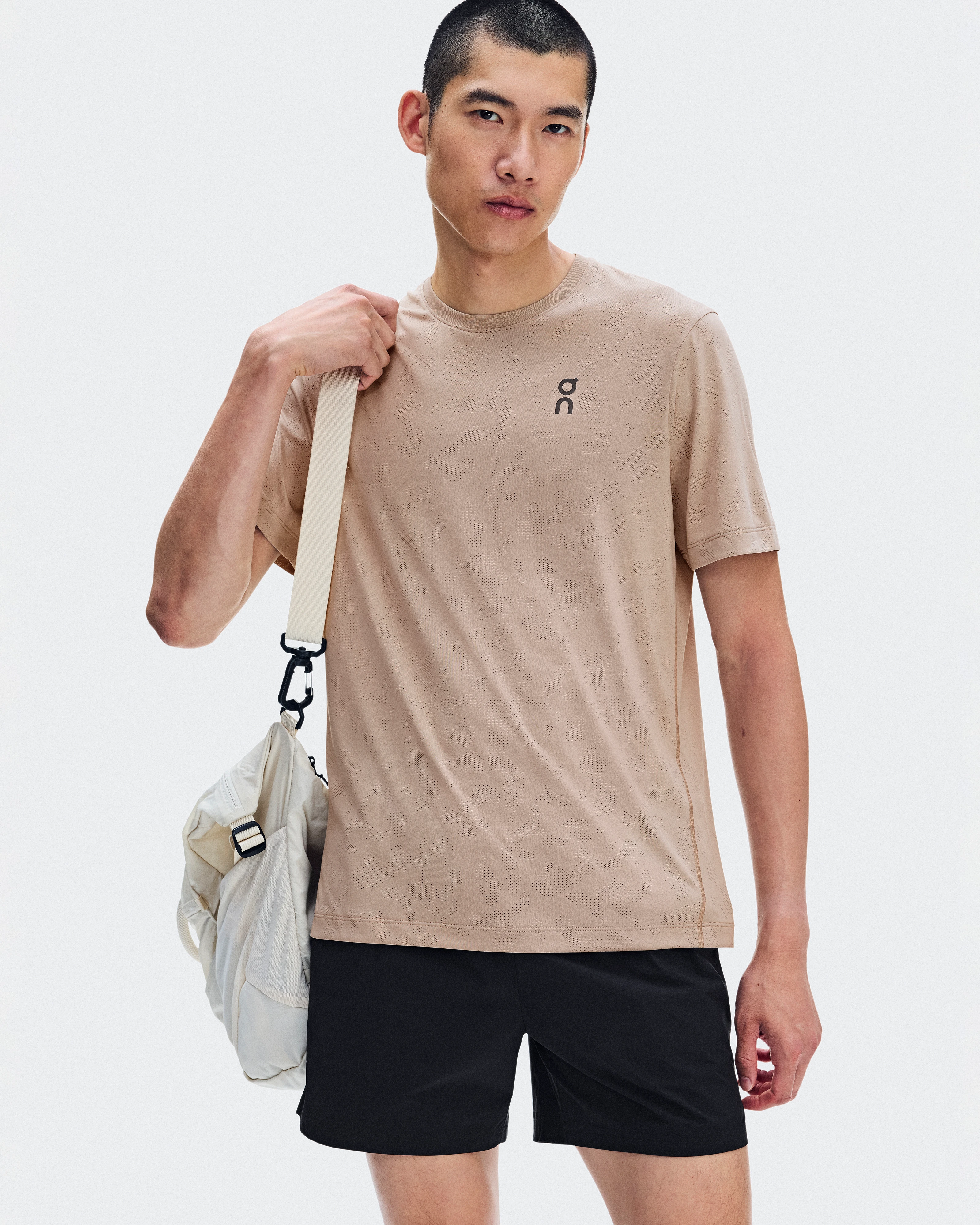 On Core-T Grid Desert Homme Hauts et t-shirts