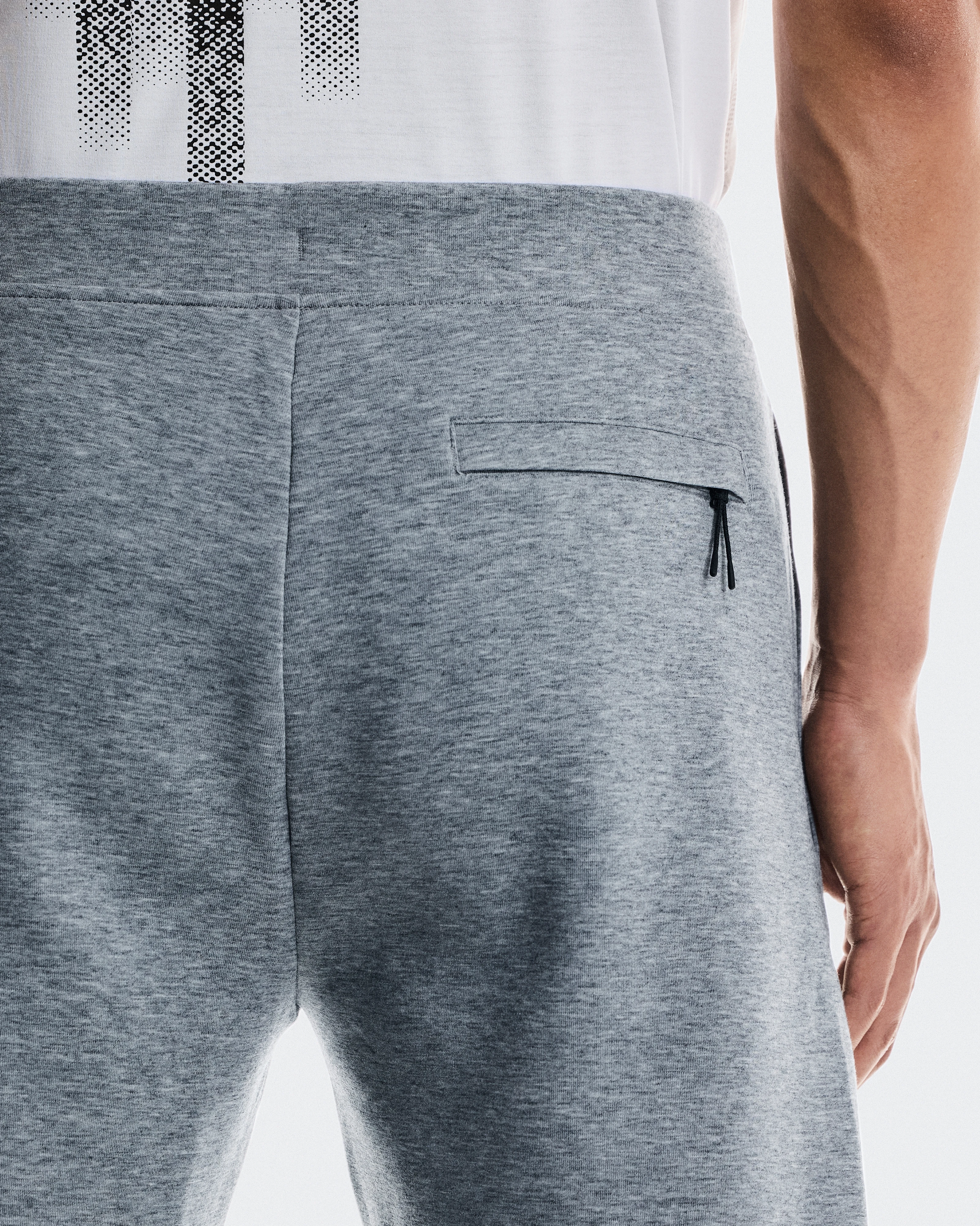 On Focus Tech Sweatpants Basalt Homme Pantalons