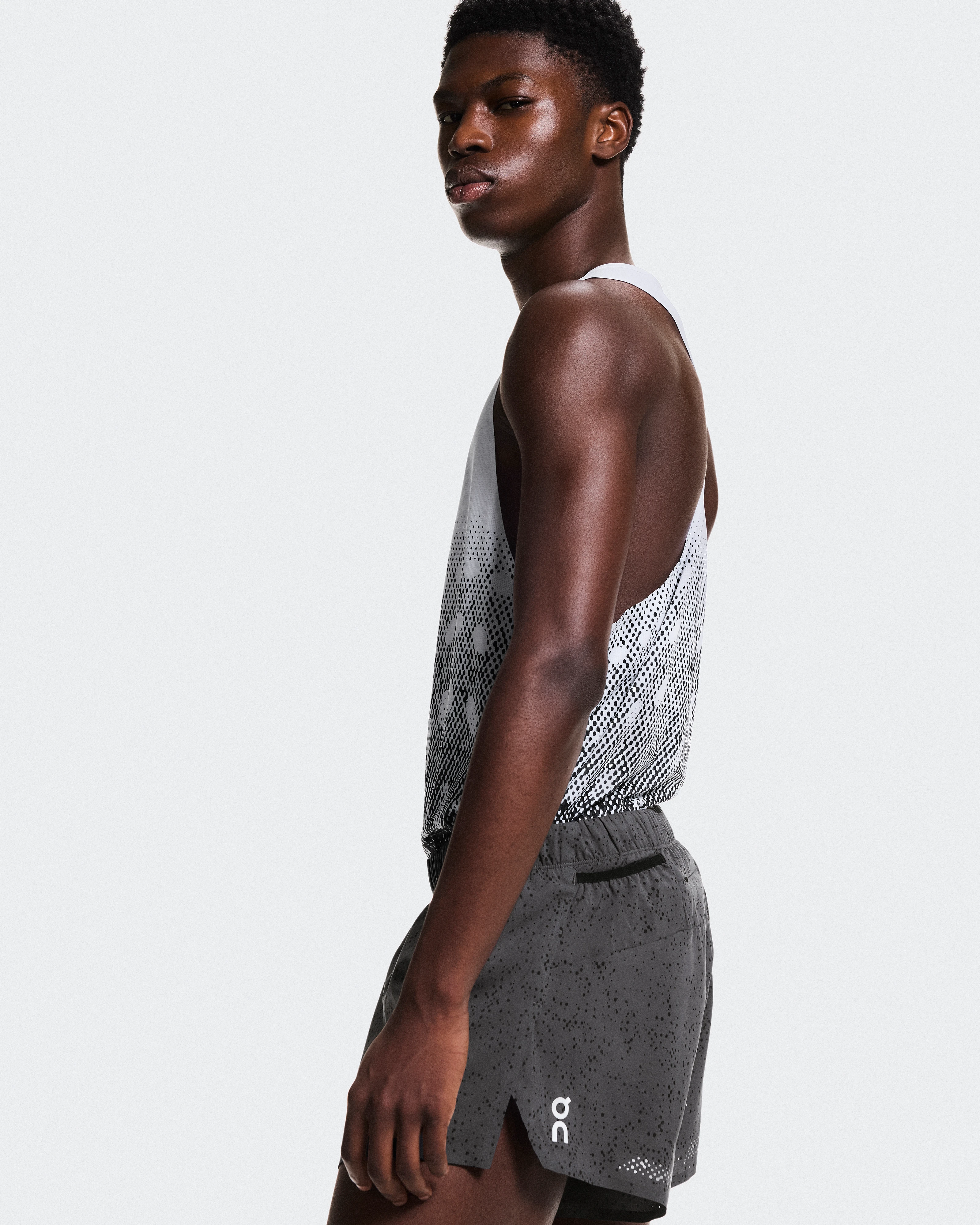 On Zero Shorts Iron & Black Homme Shorts