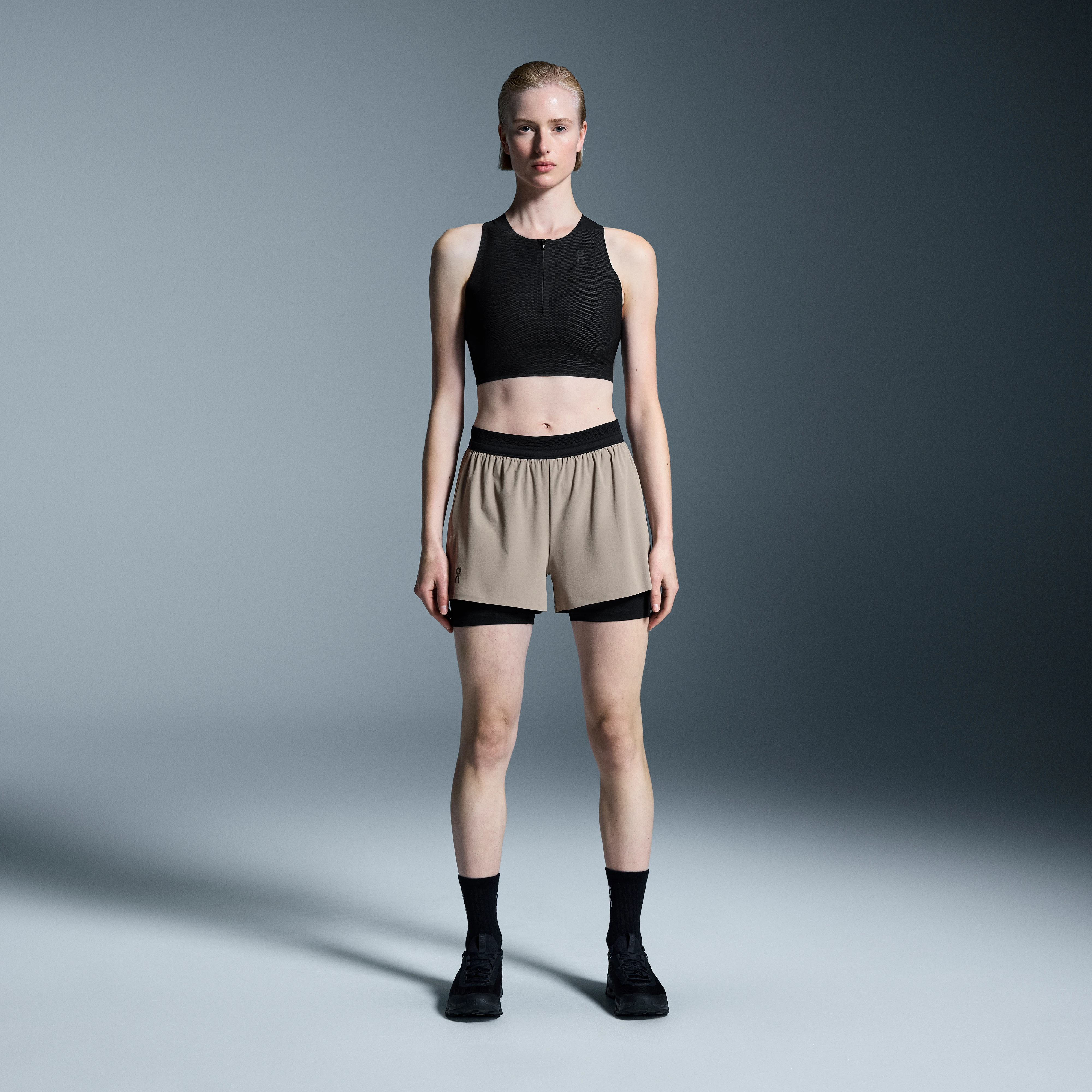 On 3" Performance 2/1 Shorts Cinder & Black Femme – Running performance, légèreté, évacuation de l’humidité Shorts