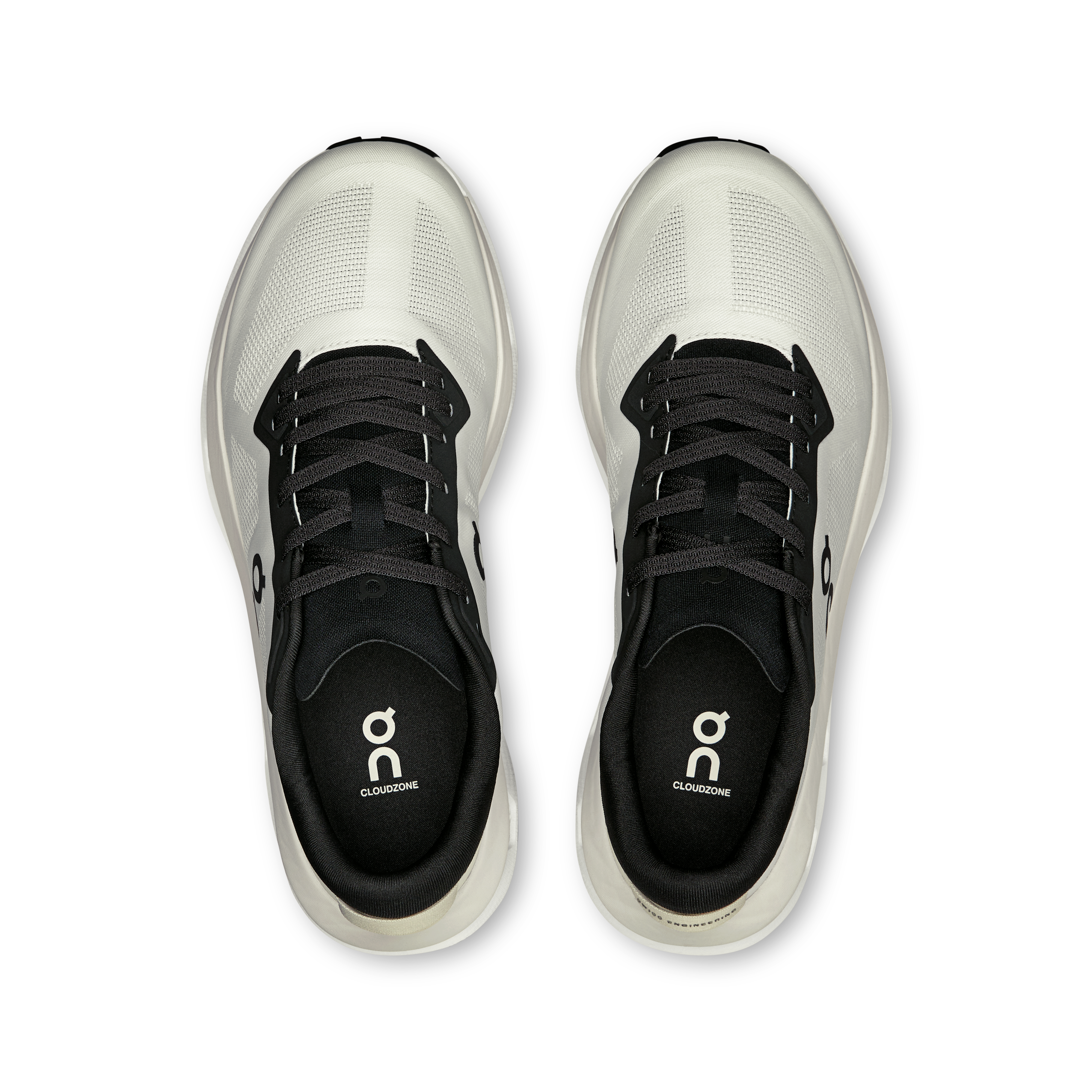 On Cloudzone Ice & Black Femme Active Life Chaussures