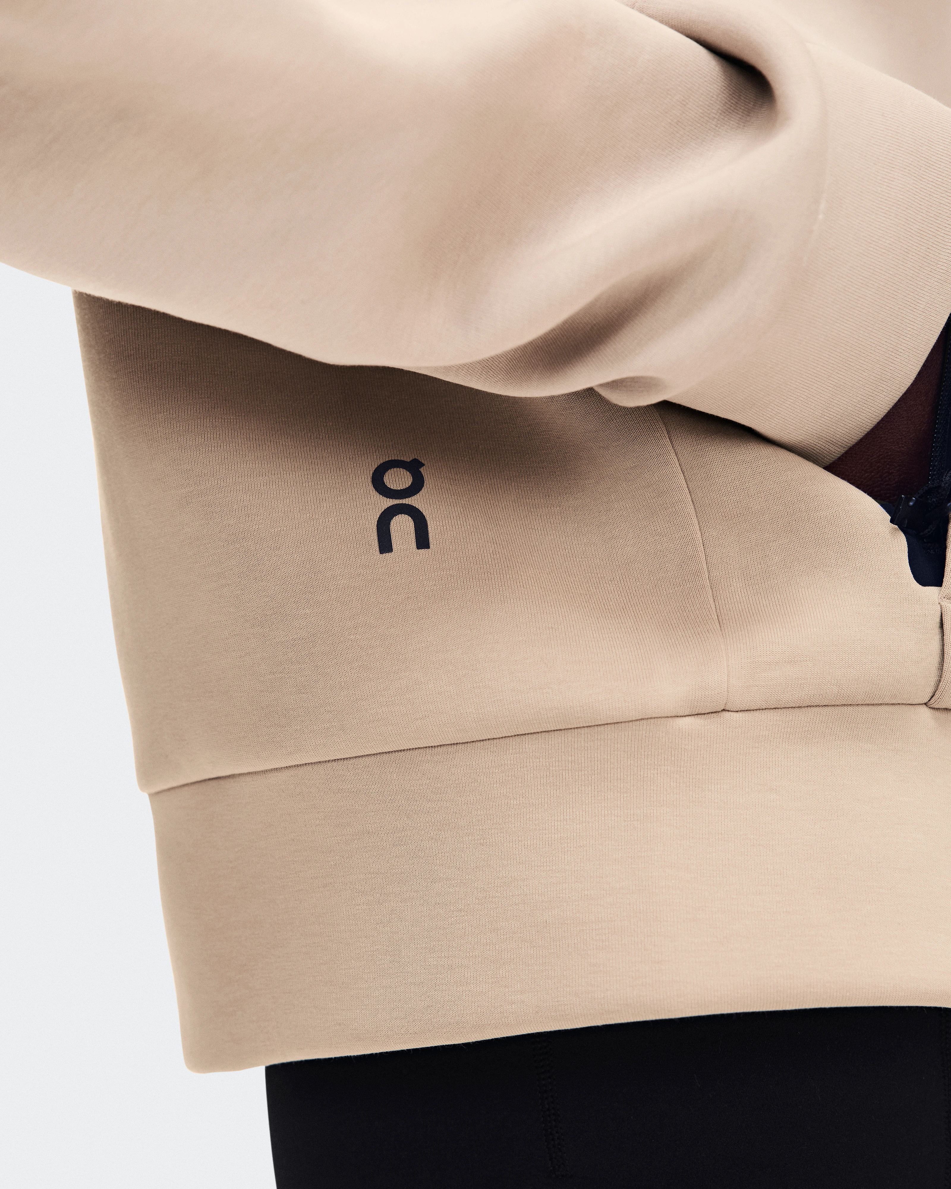 On Focus Tech Zip Hoodie Desert Femme Sweats à capuche et sweats