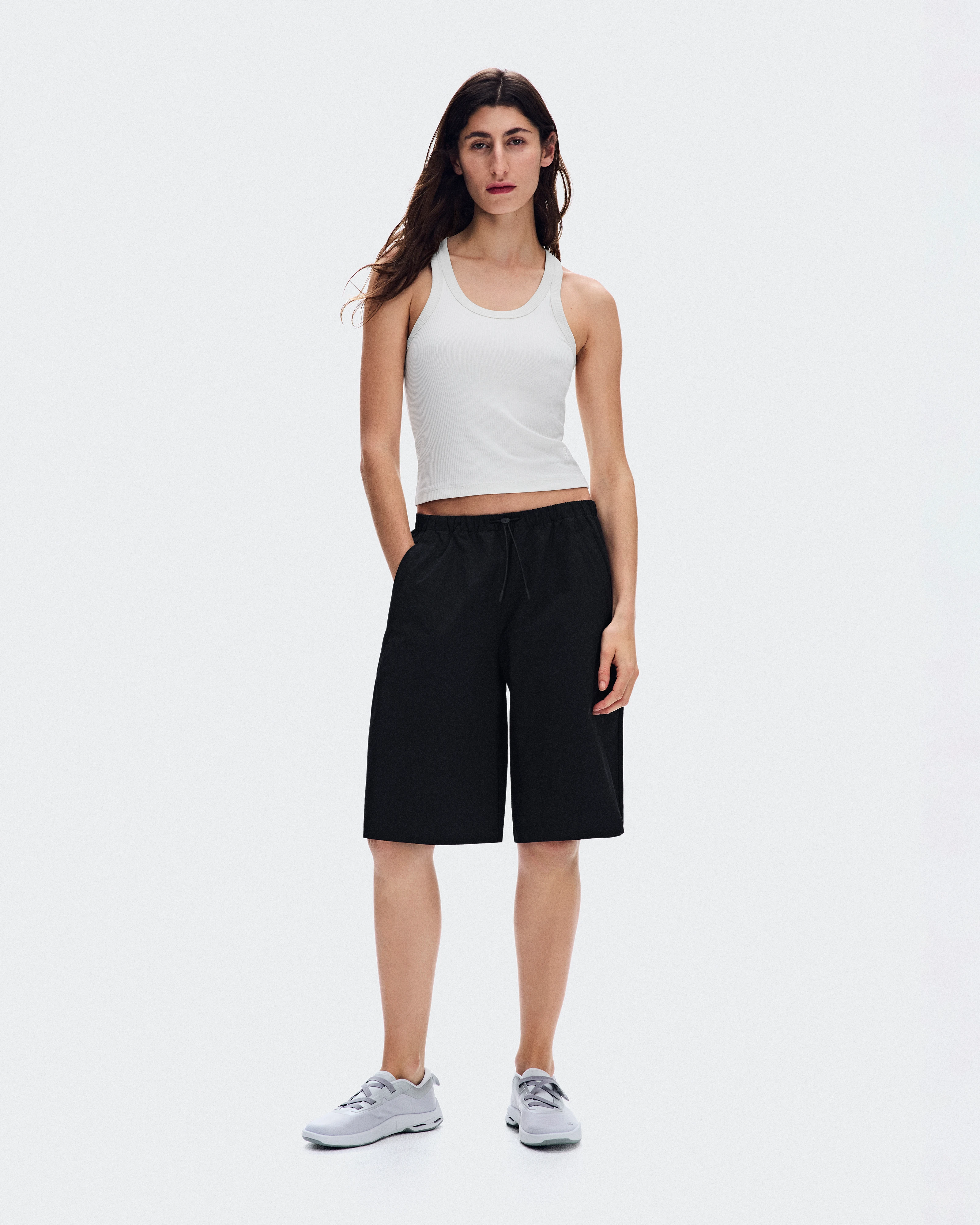 On Bermuda Shorts Black Femme Shorts