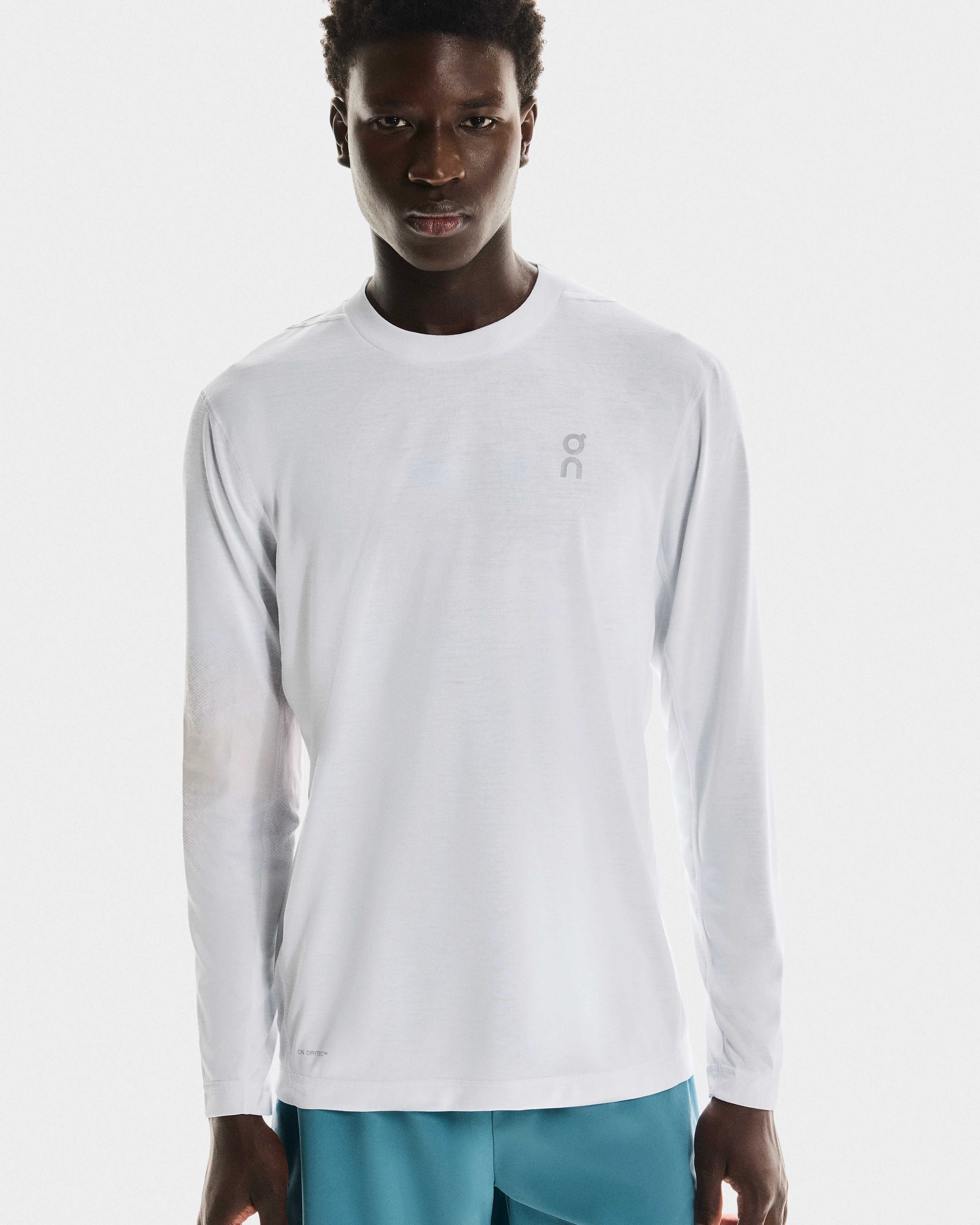 On Train Long-T Graphic White Homme Hauts et t-shirts