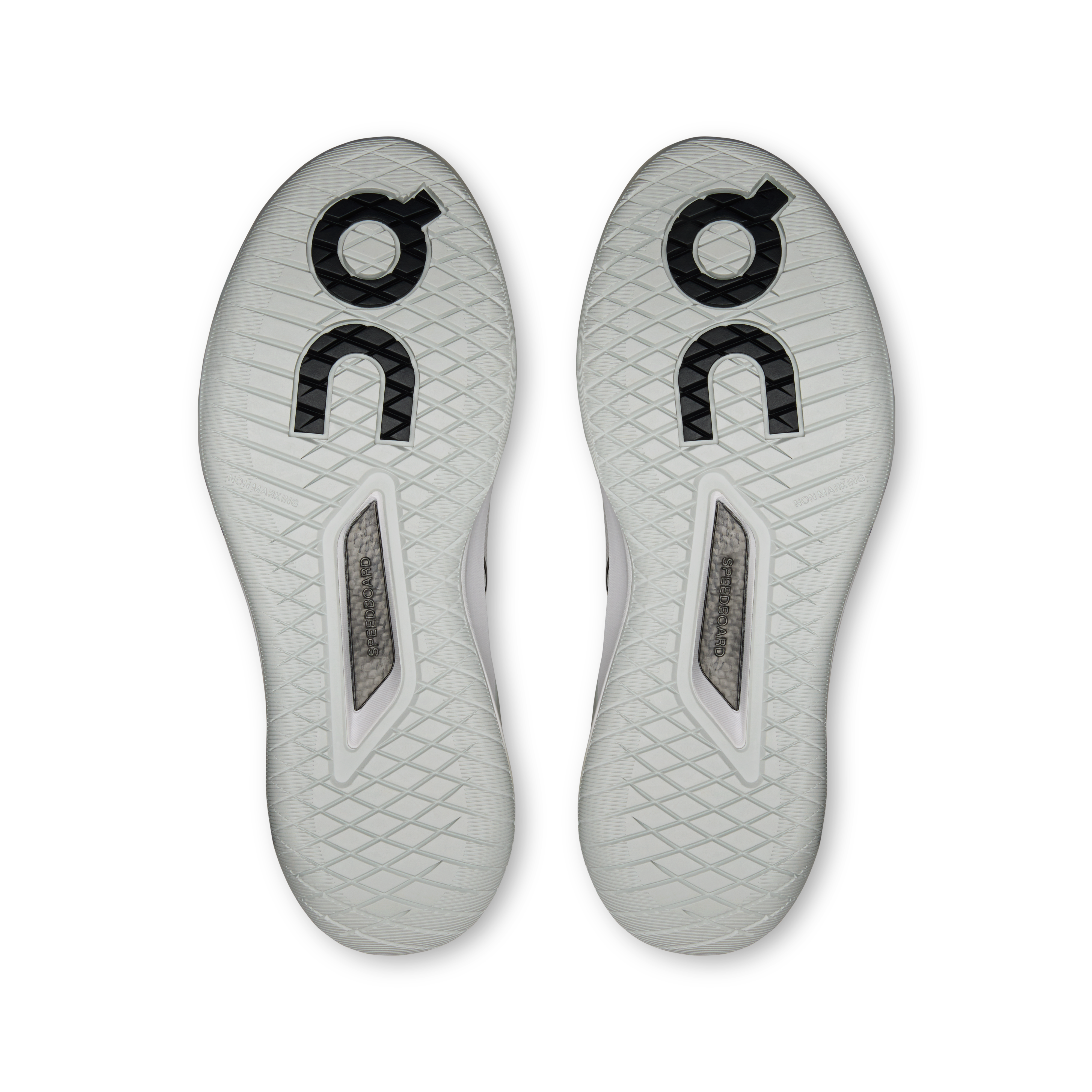 On THE ROGER Pro 3 White & Muscadine Femme Tennis Chaussures