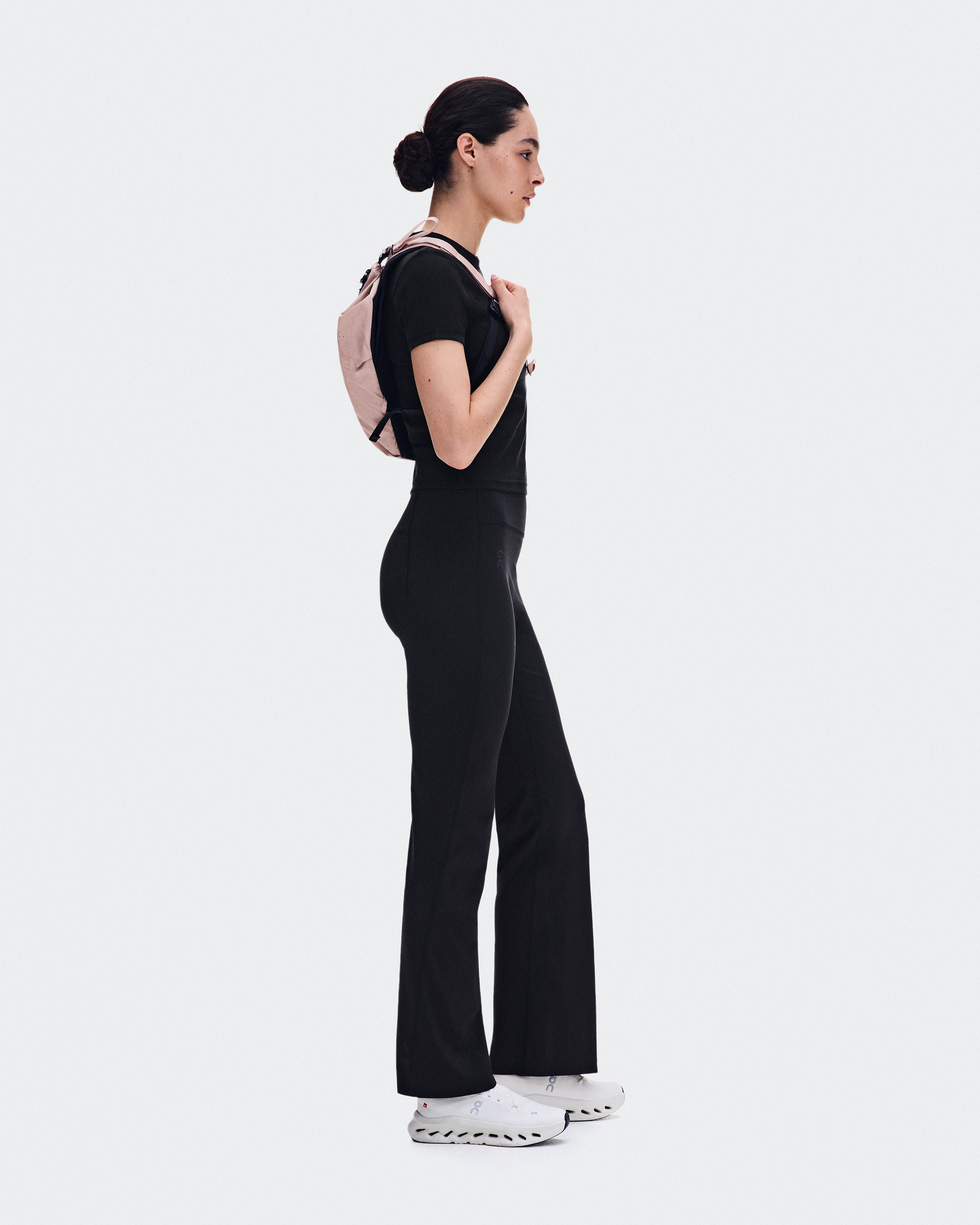 On Sling Pack 9L Biscuit & Black Unisexe Sacs