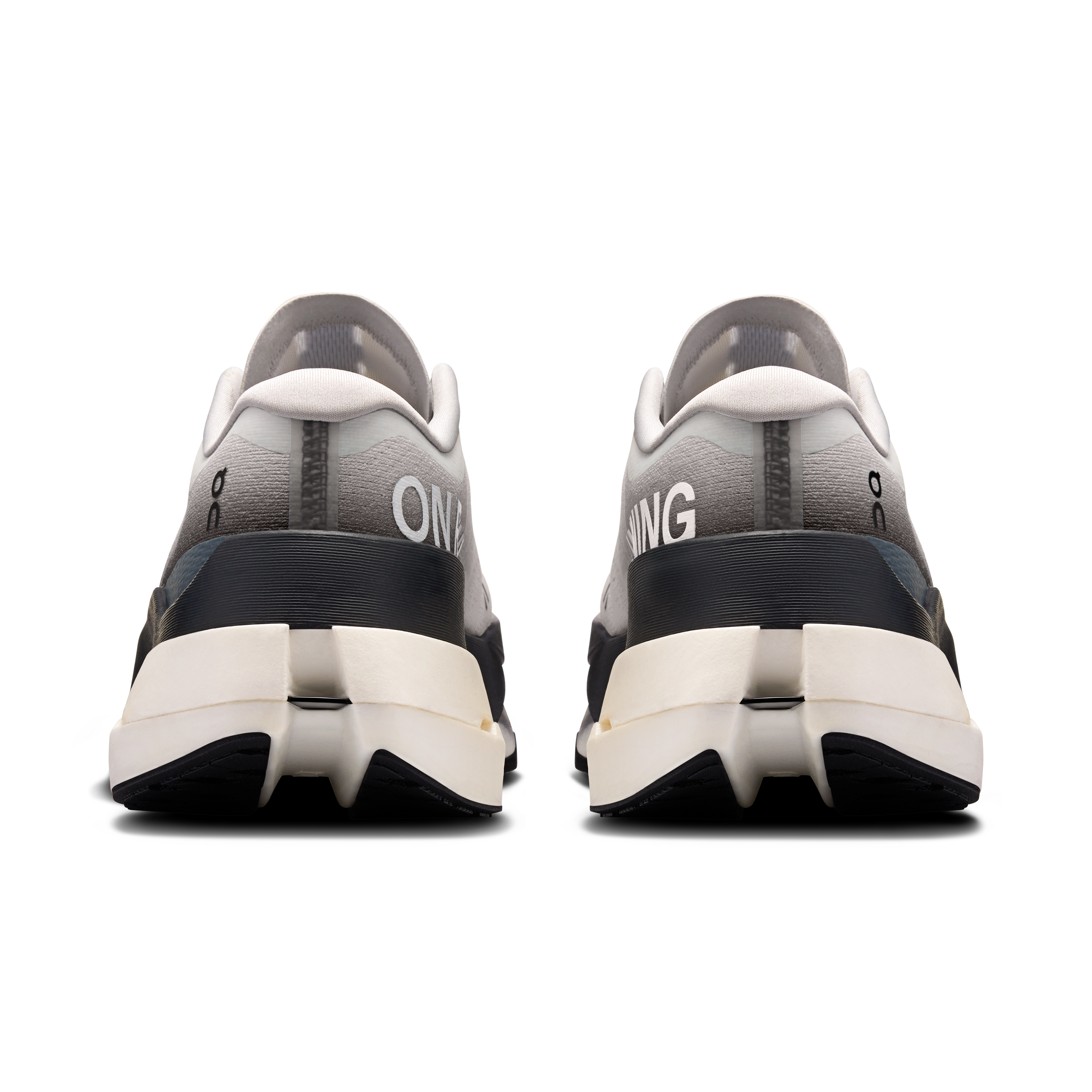On Cloudboom Max White & Black Homme Running sur route Chaussures