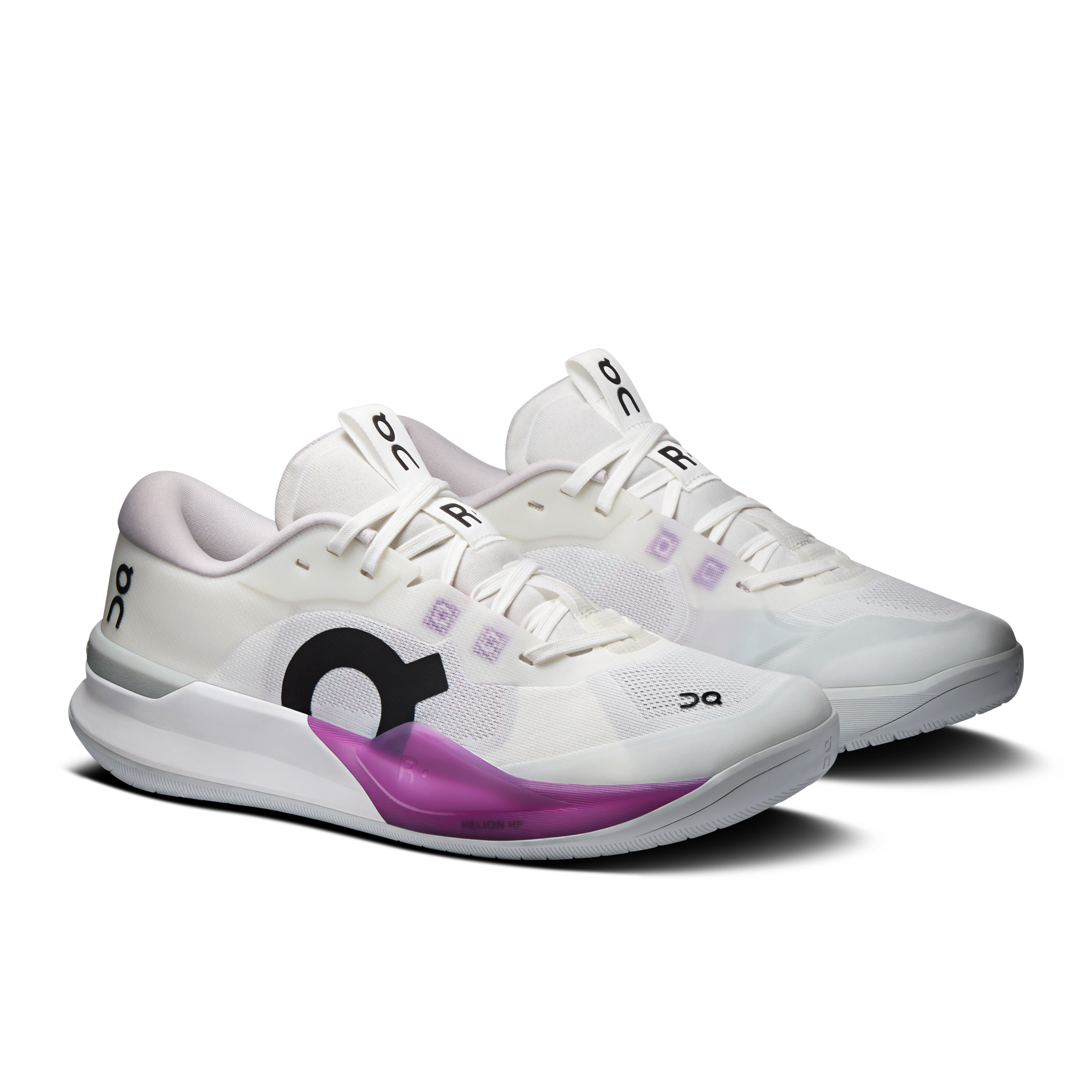 On THE ROGER Pro 3 White & Muscadine Femme Tennis Chaussures