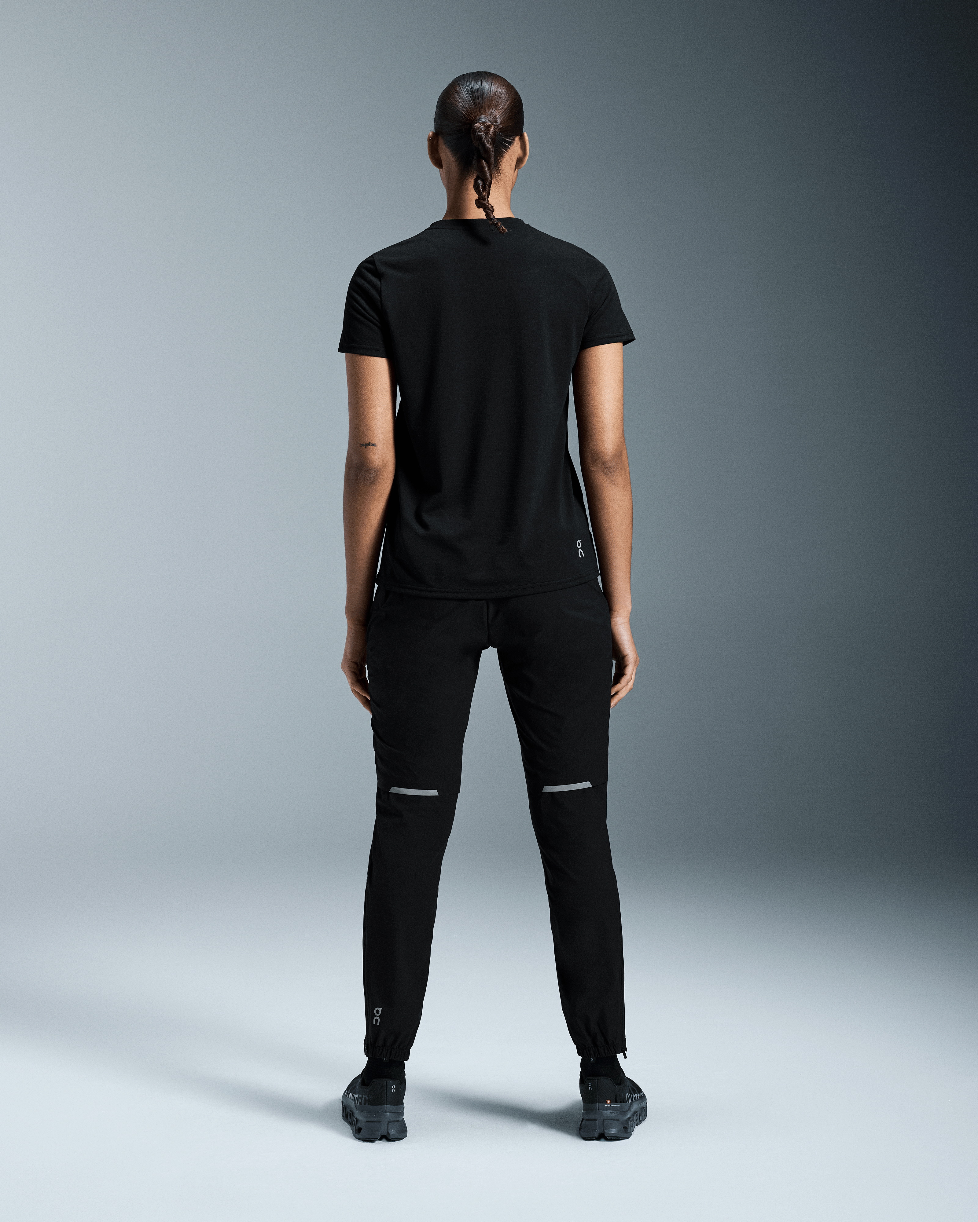 On On Run-T Black Femme Hauts et t-shirts