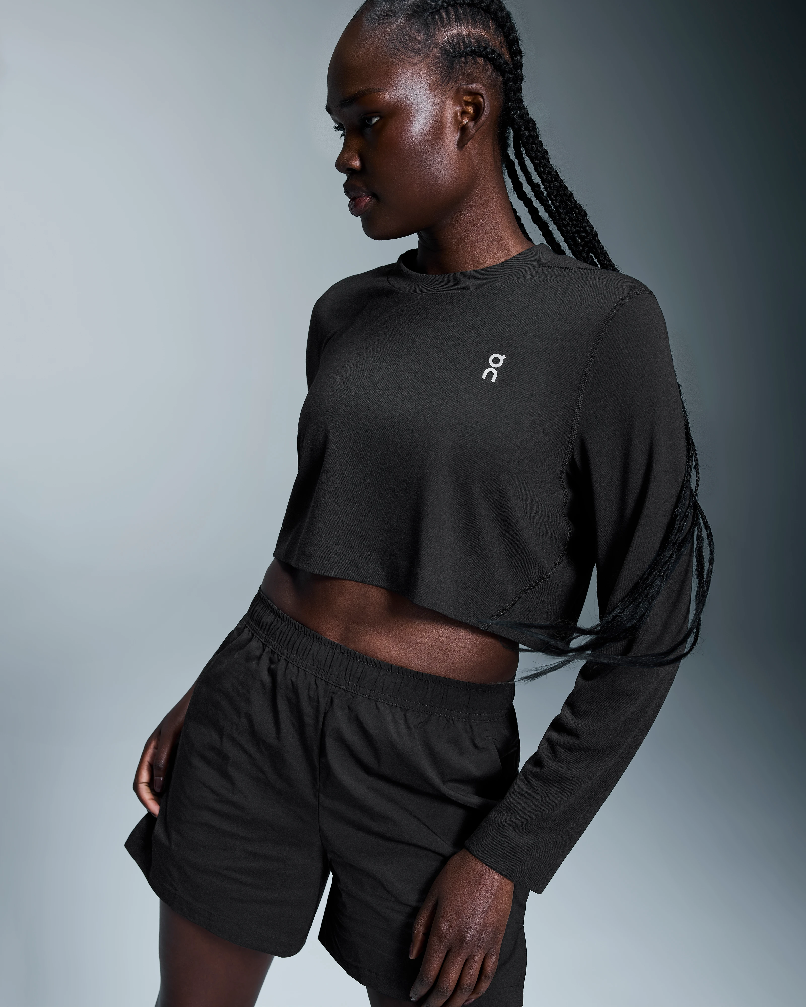 On Train Long-T Crop Black Femme Hauts et t-shirts