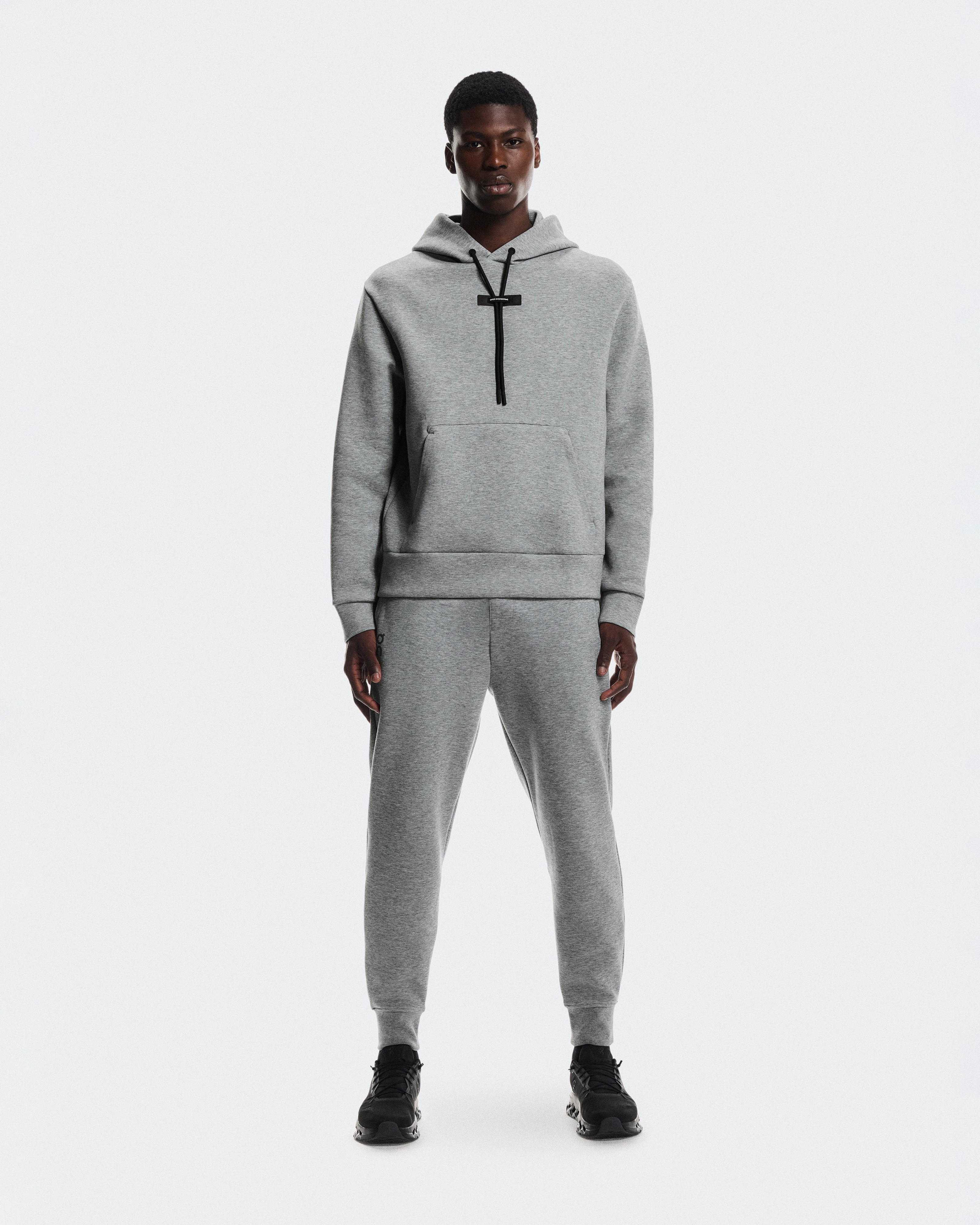 On Focus Tech Hoodie Basalt Homme Sweats à capuche et sweats