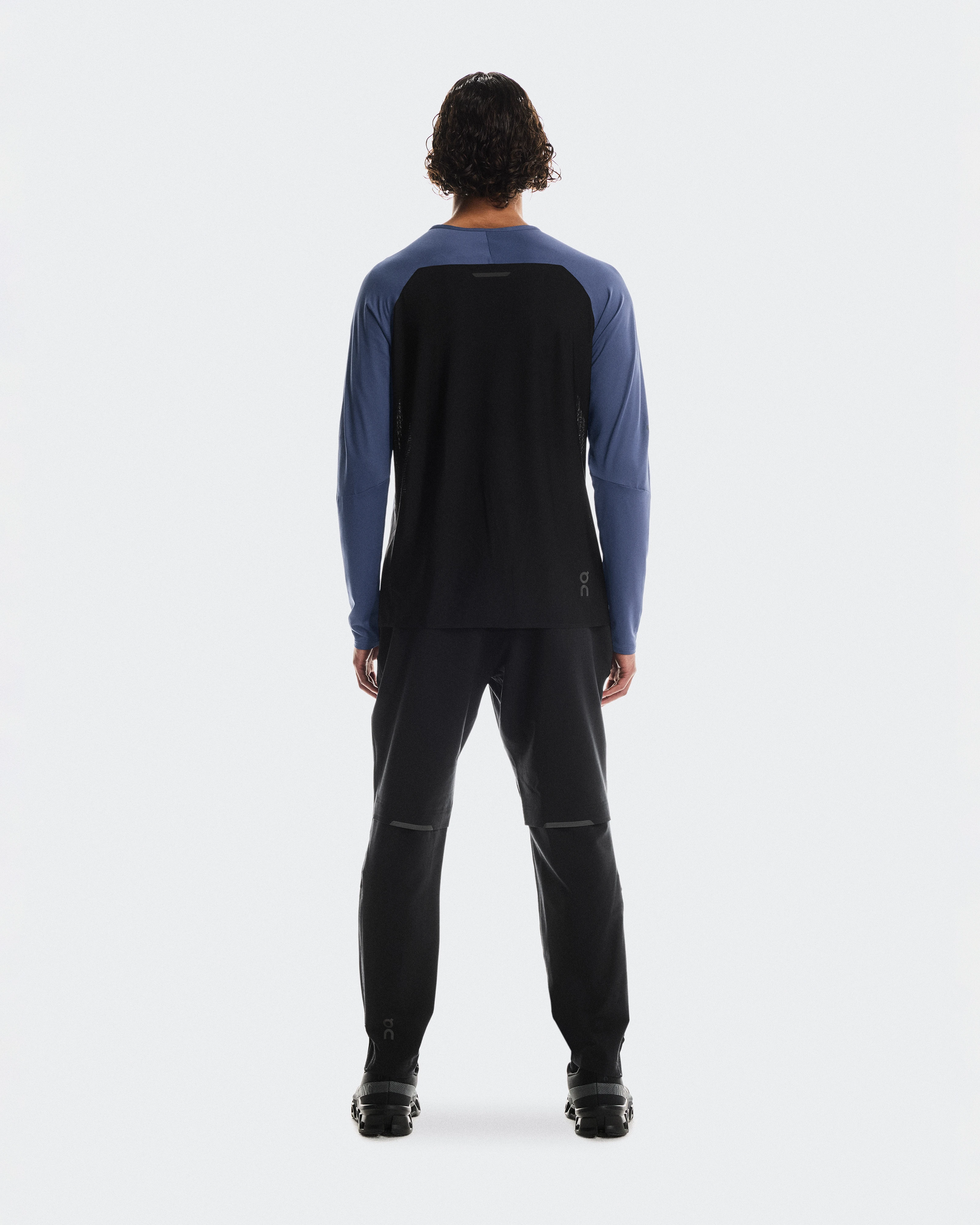 On Performance Long-T Acai & Black Homme Hauts et t-shirts