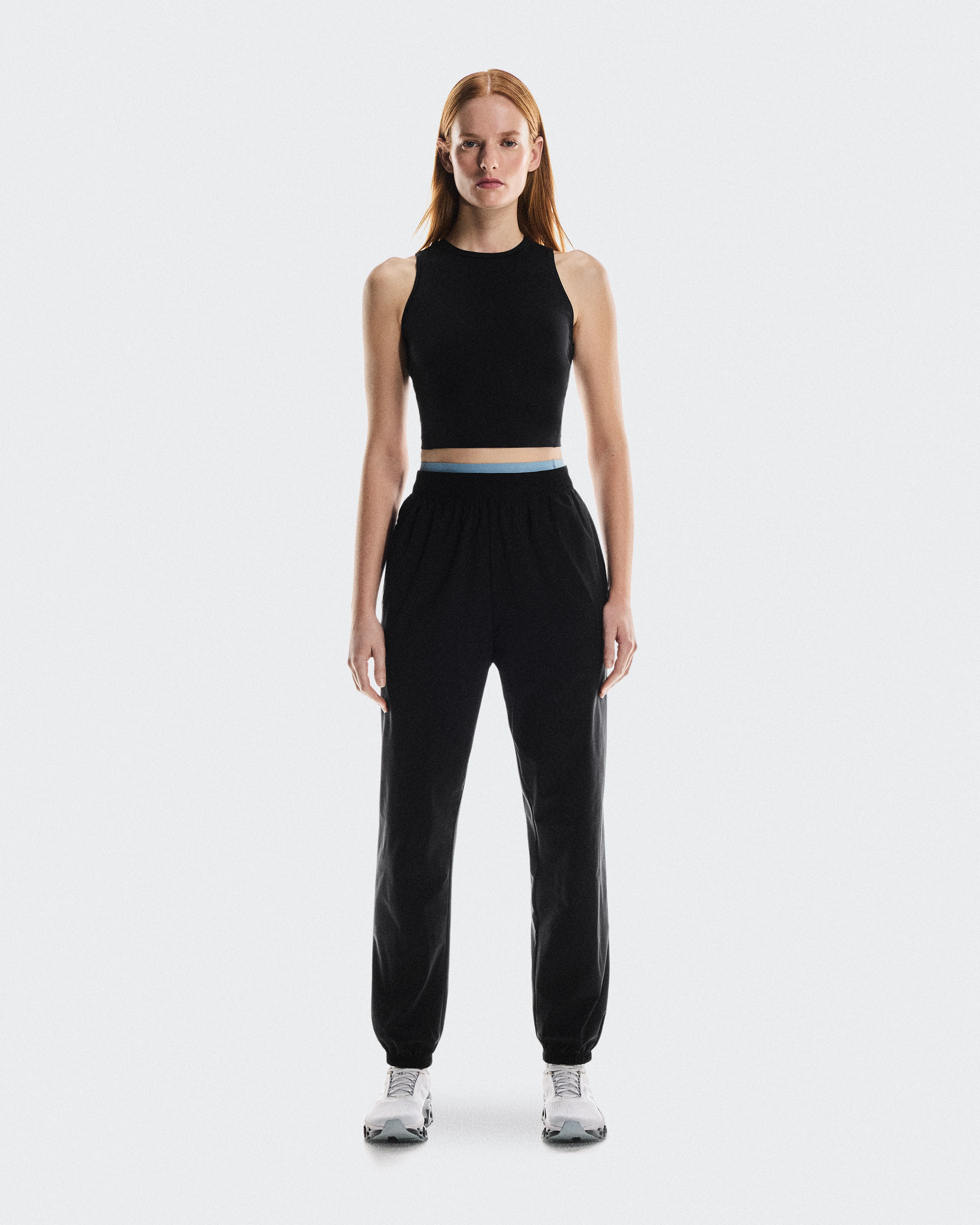 On Studio Crop Black Femme Hauts et t-shirts