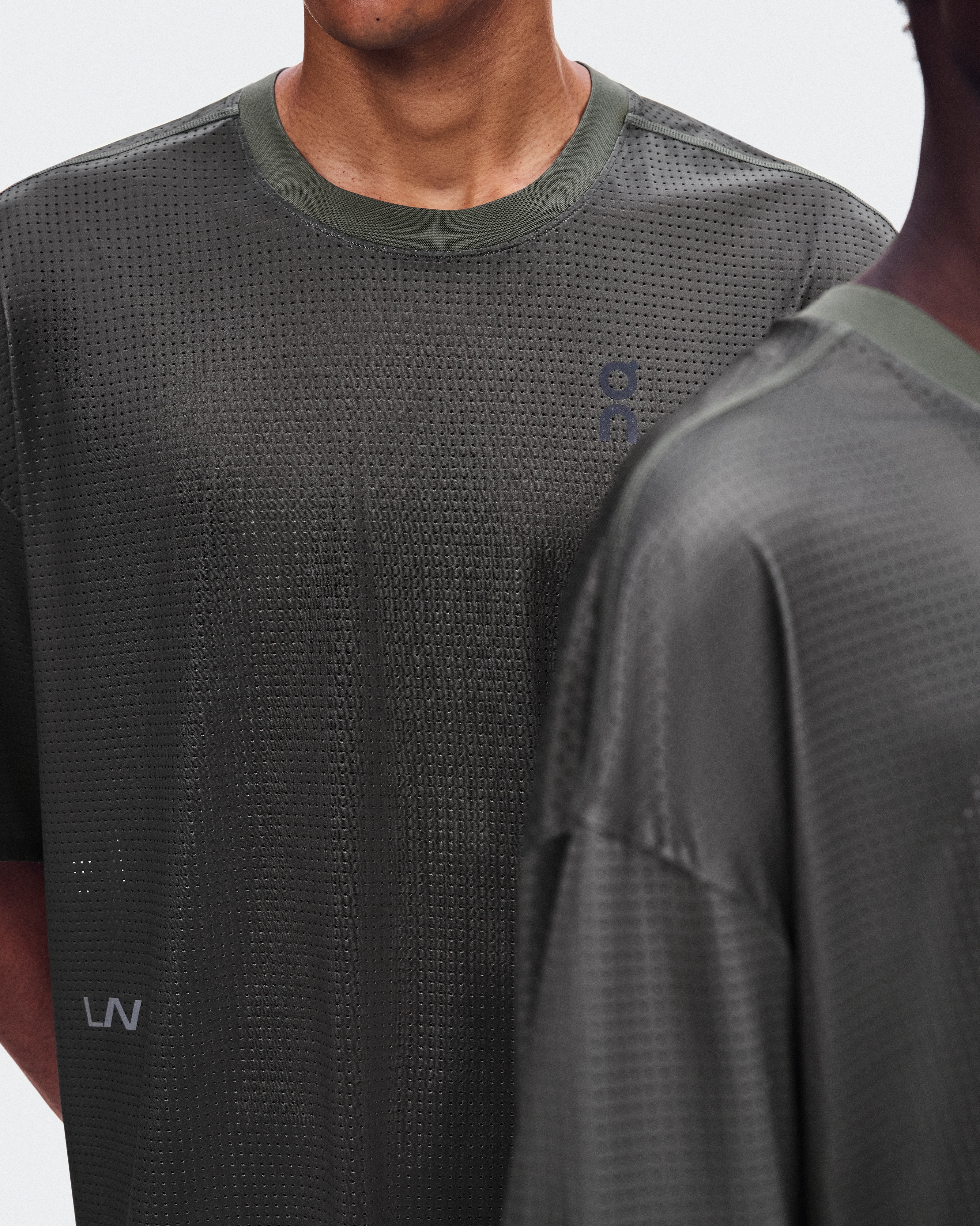 On Oversize Run-T LN1 Mire Unisexe Hauts et t-shirts