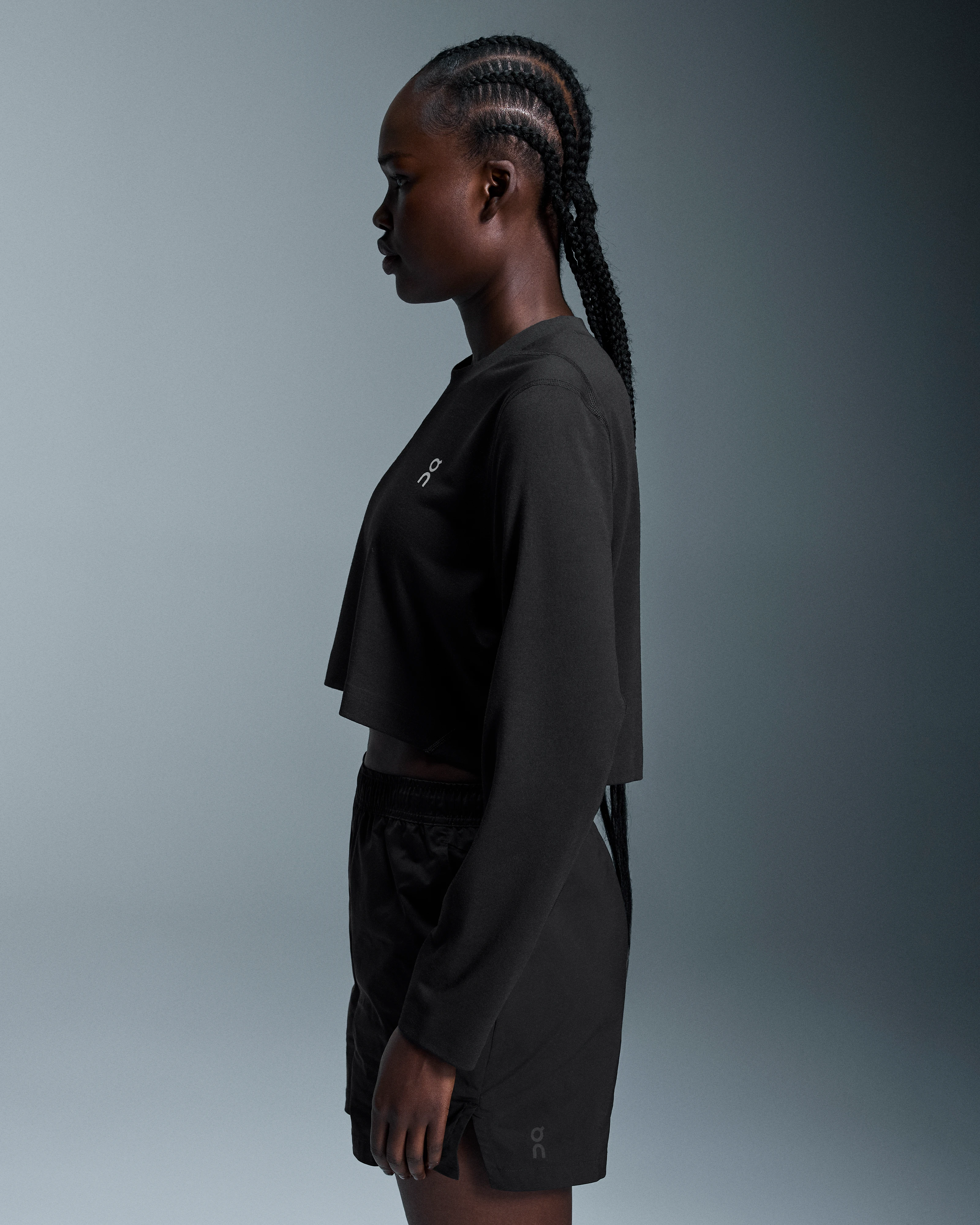 On Train Long-T Crop Black Femme Hauts et t-shirts