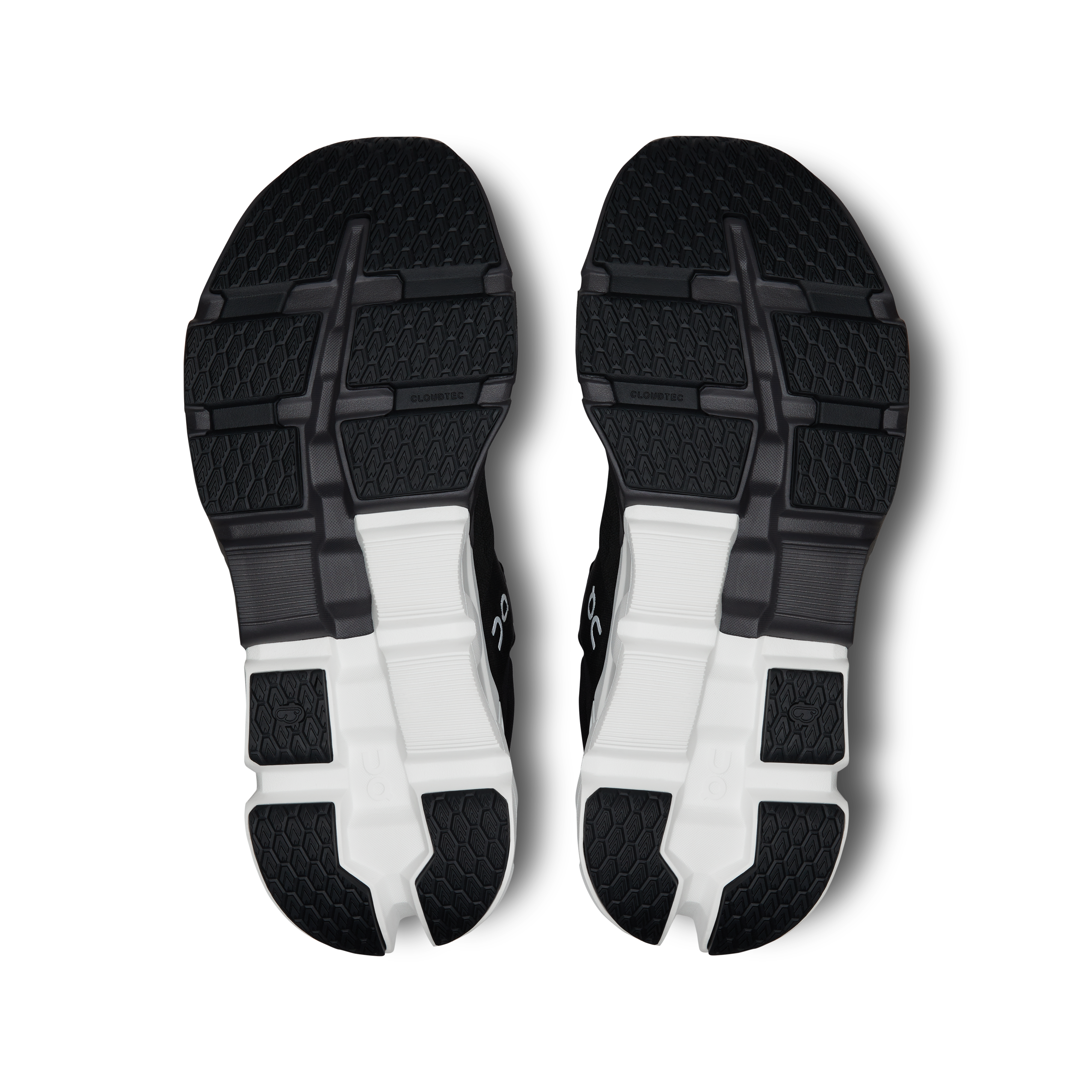 On Cloudflyer 5 Black & White Femme Running sur route Chaussures