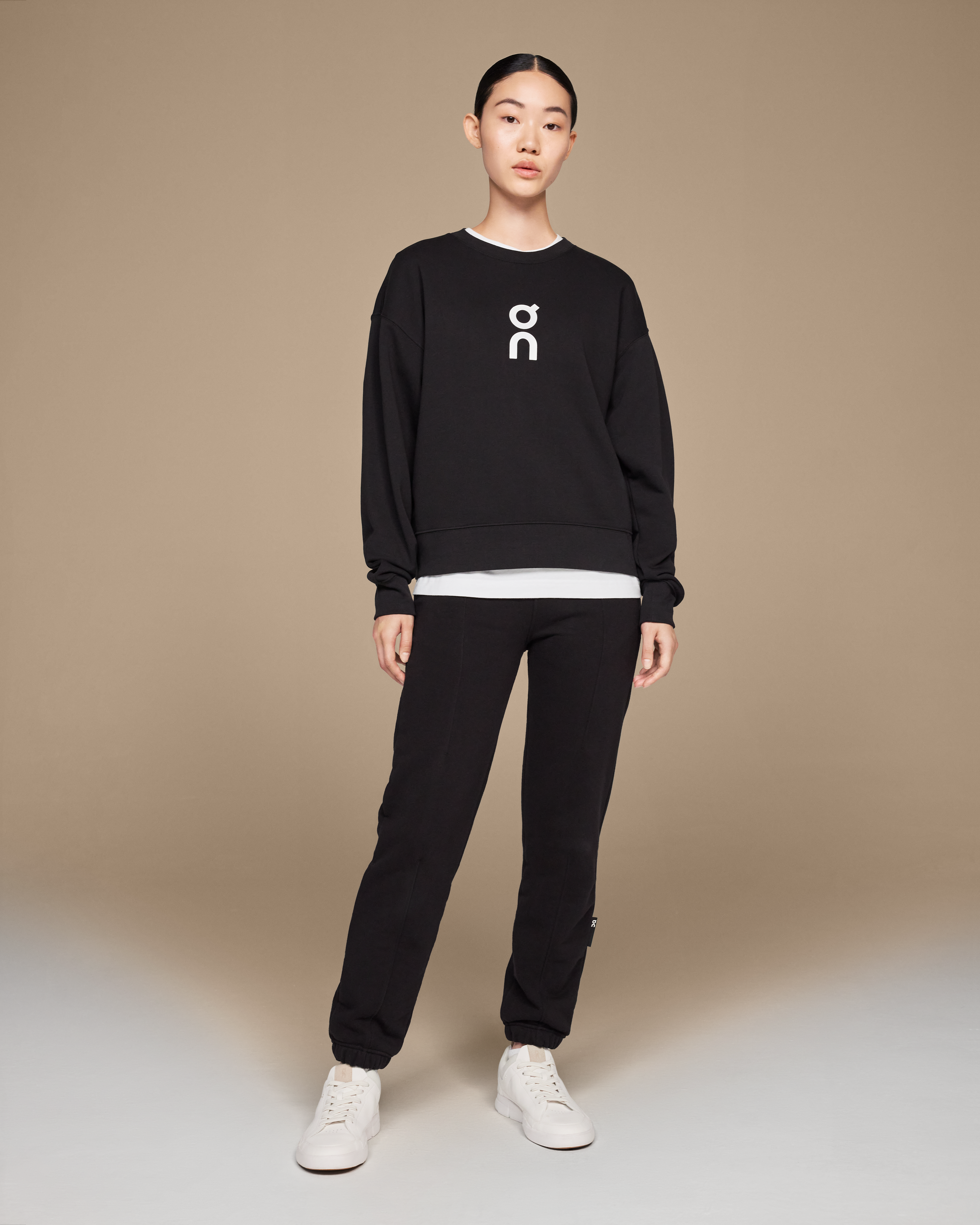On Club Crew Black Femme Sweats à capuche et sweats