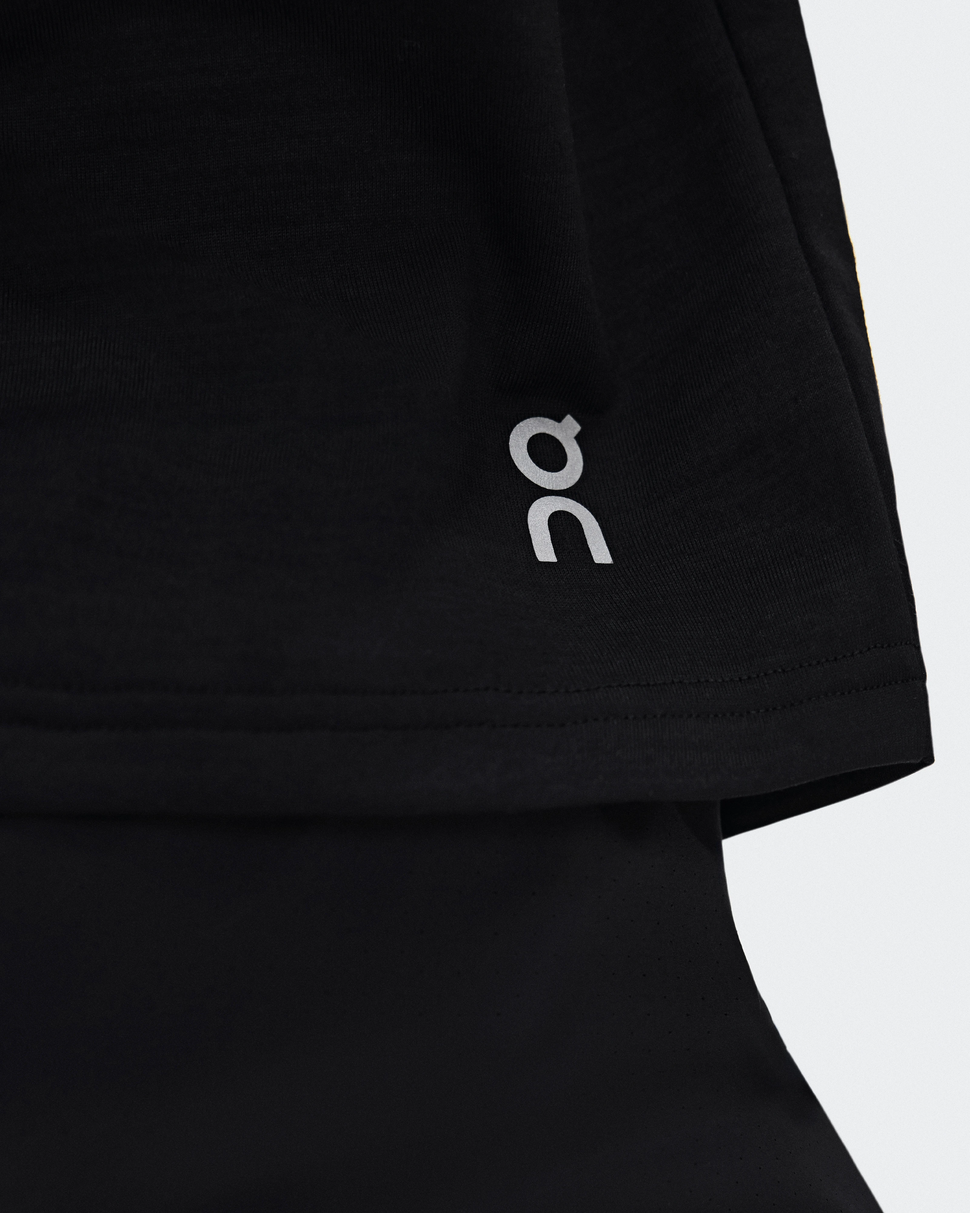 On On Run-T Black Femme Hauts et t-shirts