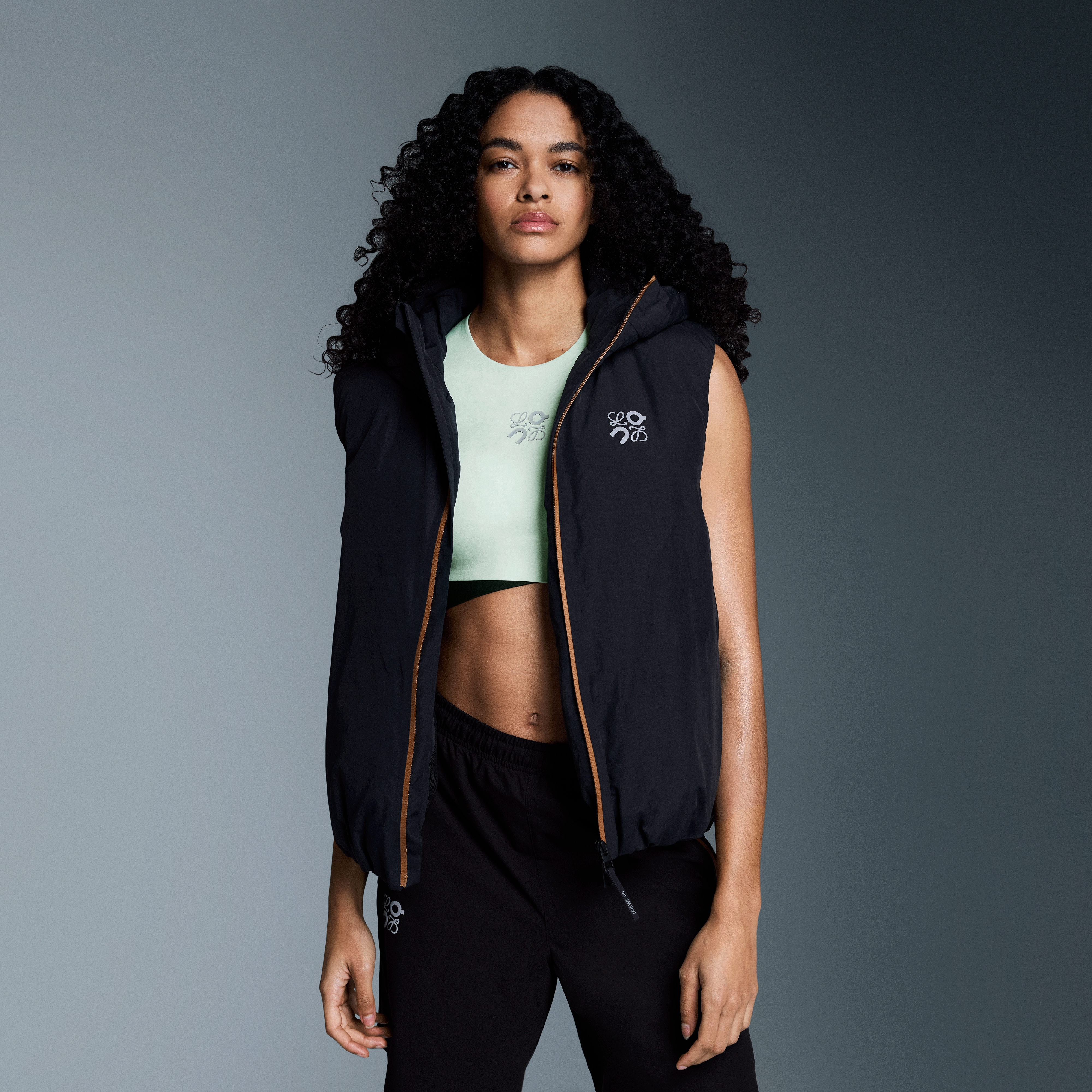 On Puffer Vest LOEWE Black Femme – Édition spéciale, quotidien, LOEWE × On Vestes