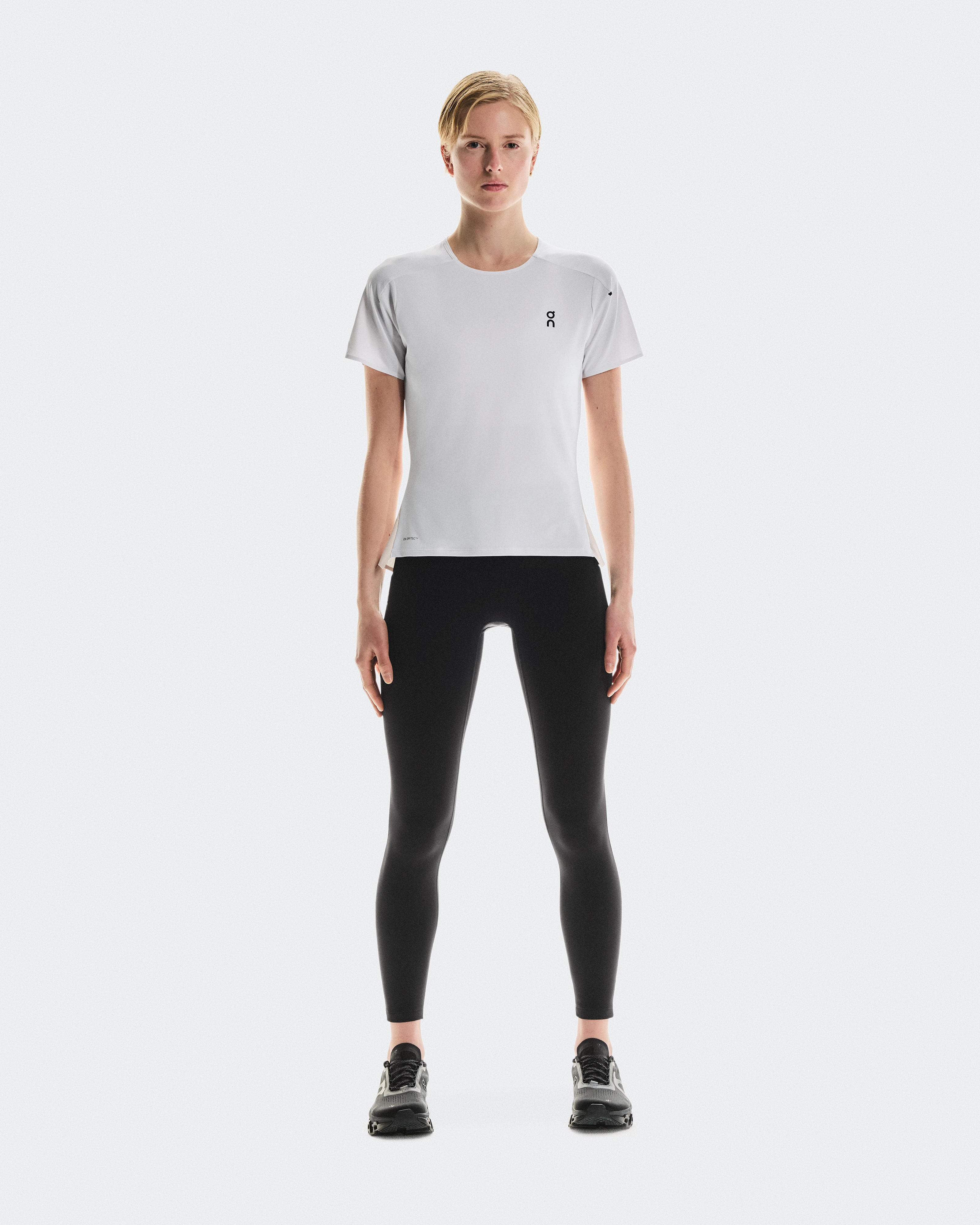 On Performance-T White & Silver Femme Hauts et t-shirts