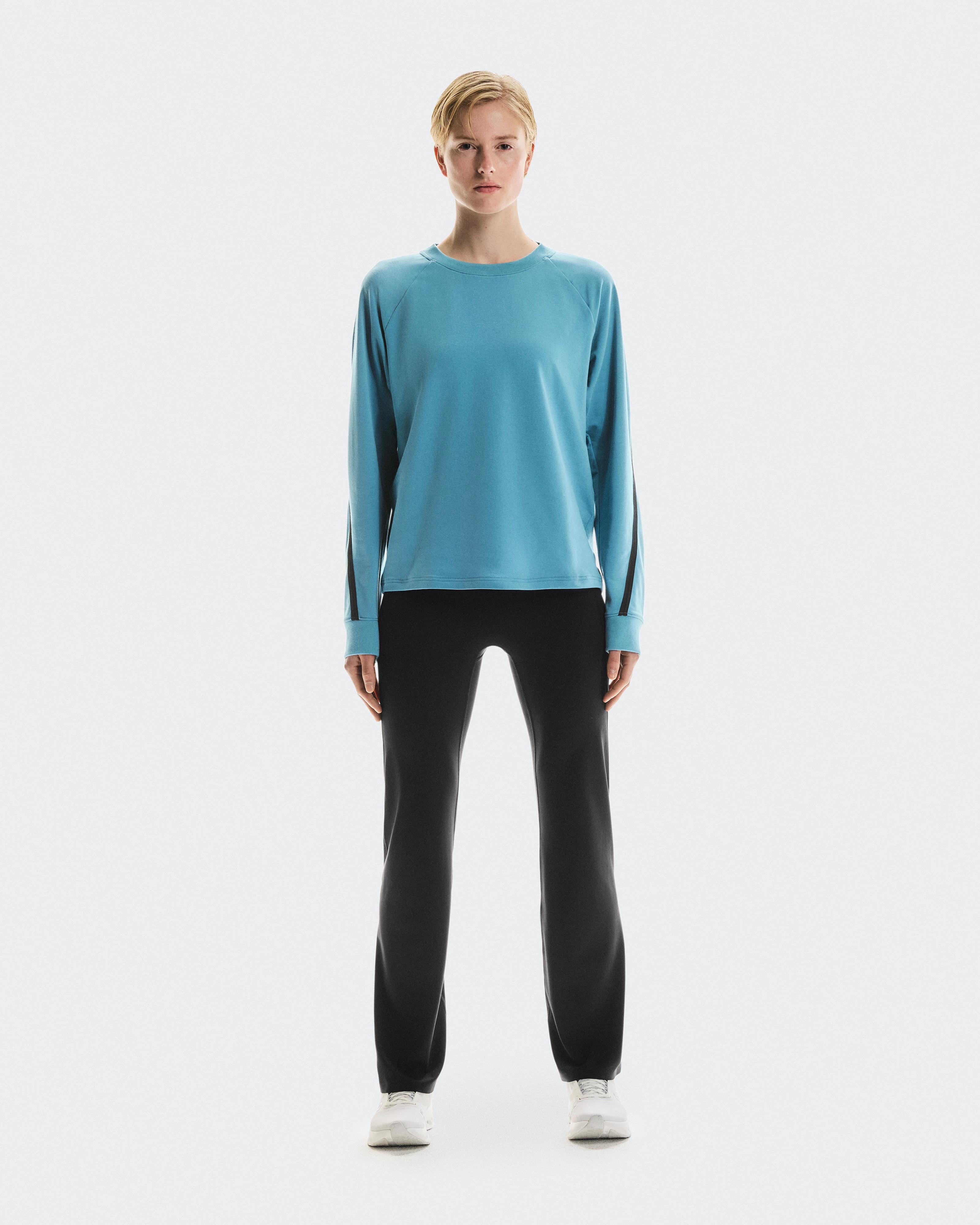 On Studio Crew Niagara Femme Sweats à capuche et sweats